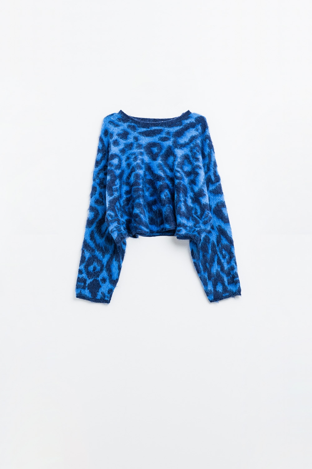 Jersey azul con estampado de leopardo de punto con lana Jersey azul con estampado de leopardo de punto con lana