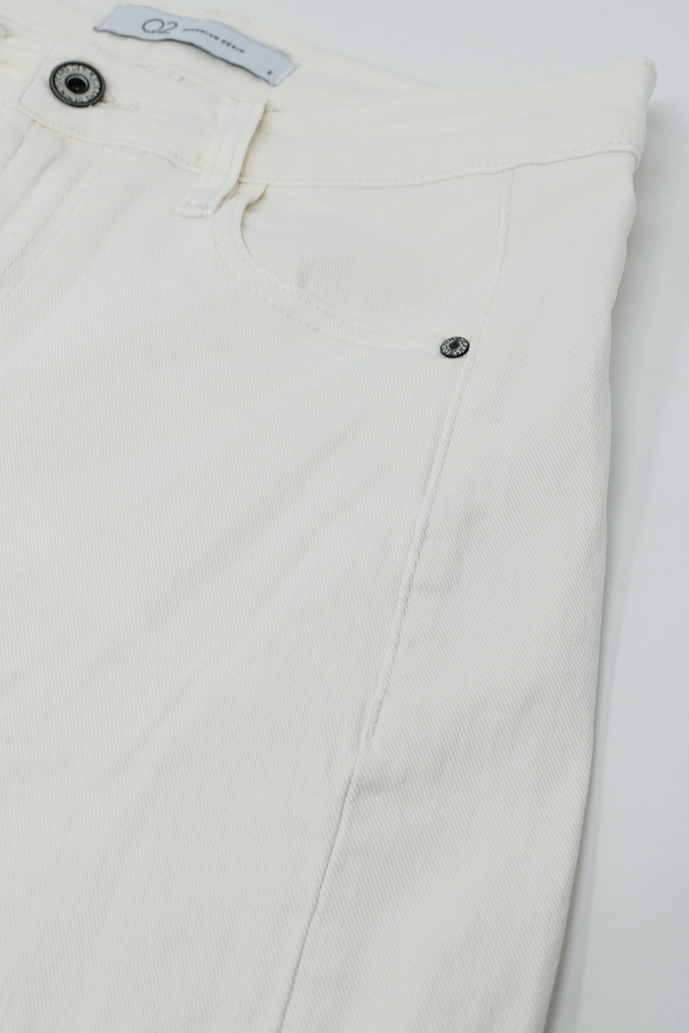 Pantalón extra ancho en color crema Pantalón extra ancho en color crema