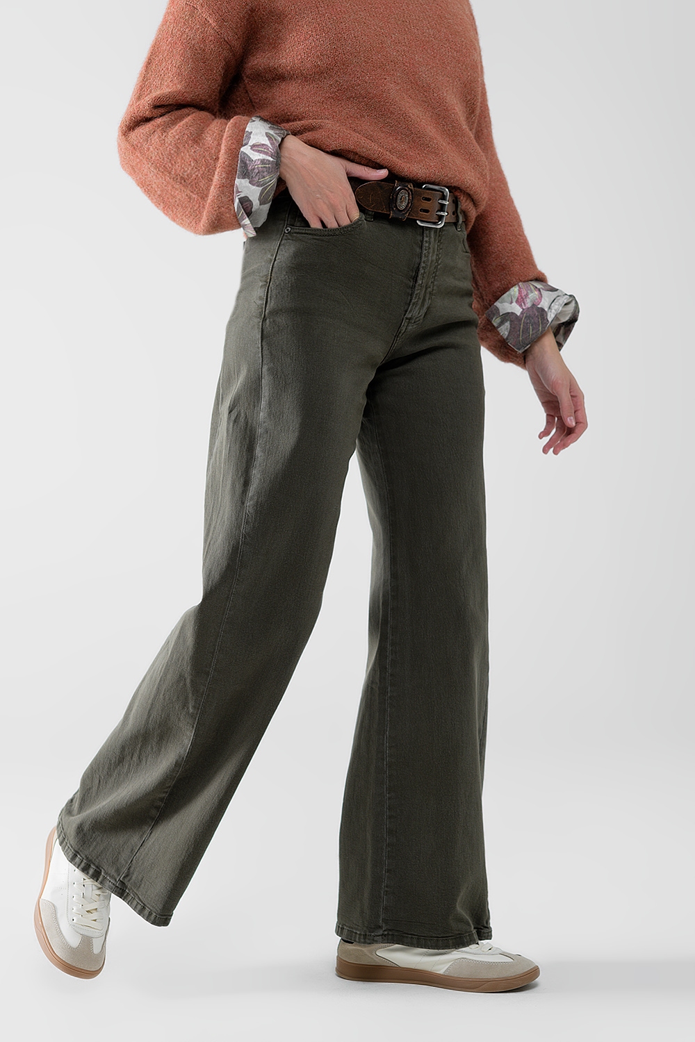 Pantal&oacute;n extra ancho en color verde oliva