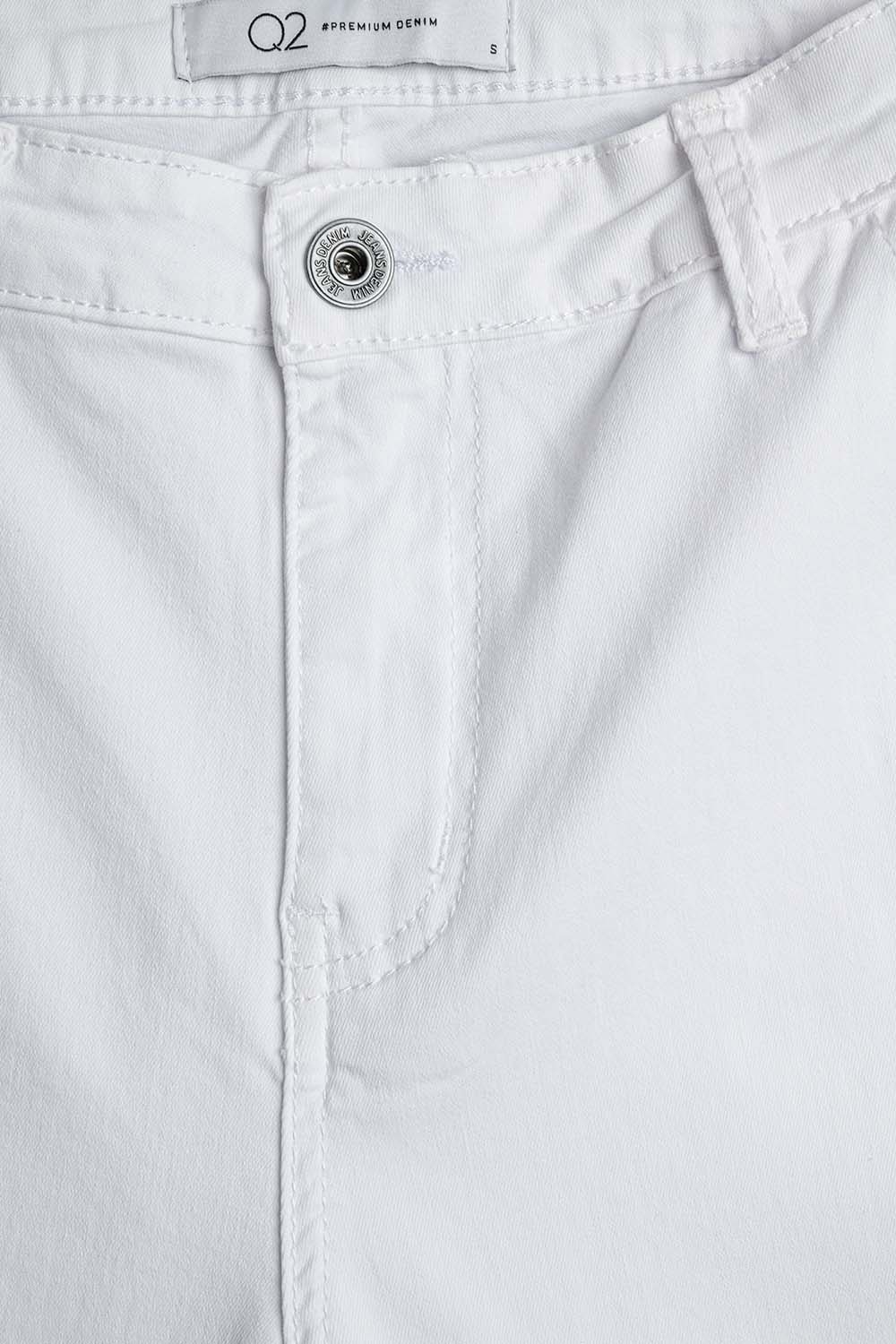 Pantalones Blancos Acampanados Cómodos y Elásticos Pantalones Blancos Acampanados Cómodos y Elásticos