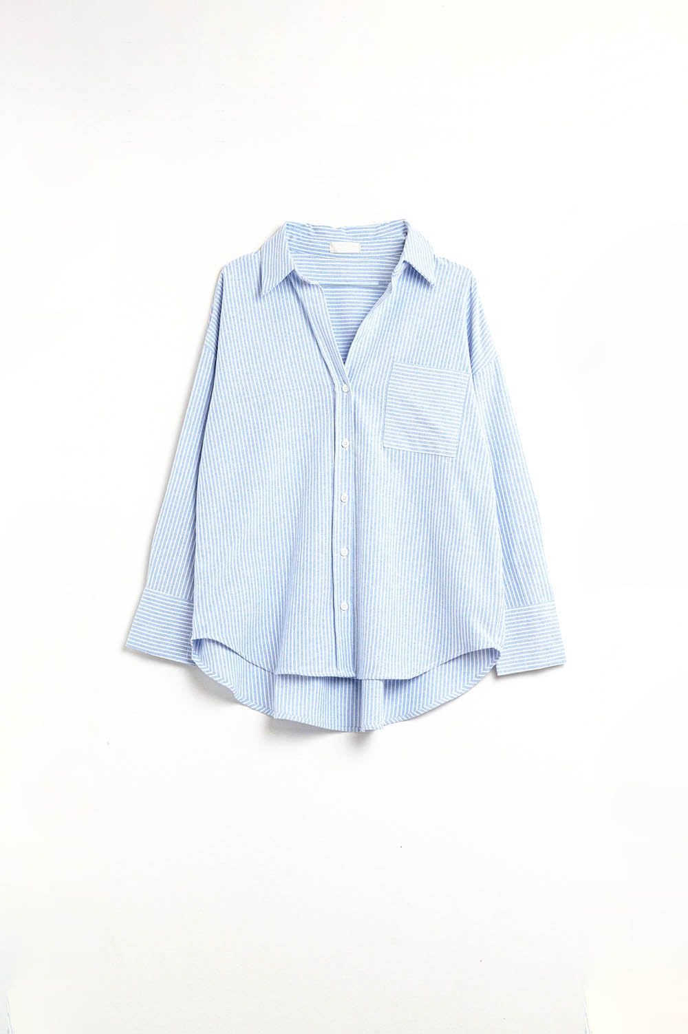 Camisa Azul con Rayas Blancas y Botones