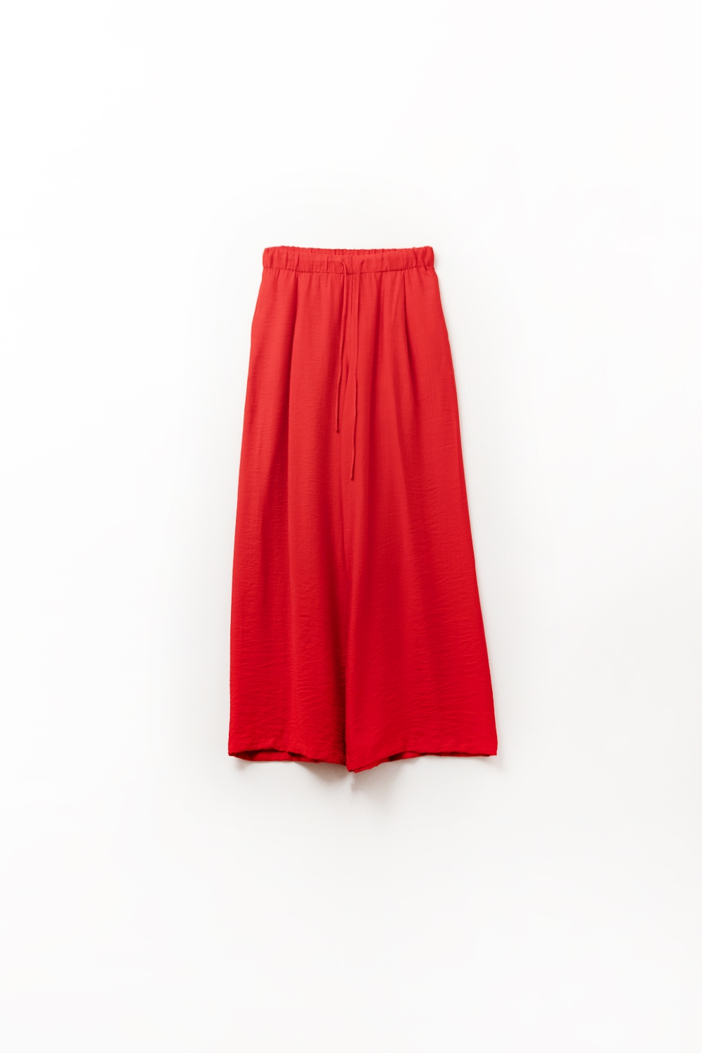 Pantalón rojo de pernera ancha en tejido de viscosa ligera Pantalón rojo de pernera ancha en tejido de viscosa ligera