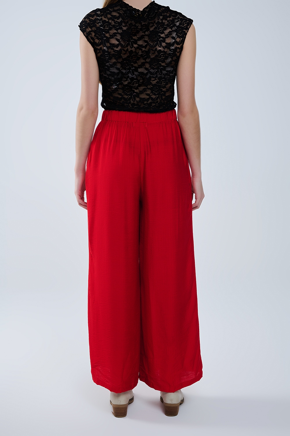 Pantalón rojo de pernera ancha en tejido de viscosa ligera Pantalón rojo de pernera ancha en tejido de viscosa ligera