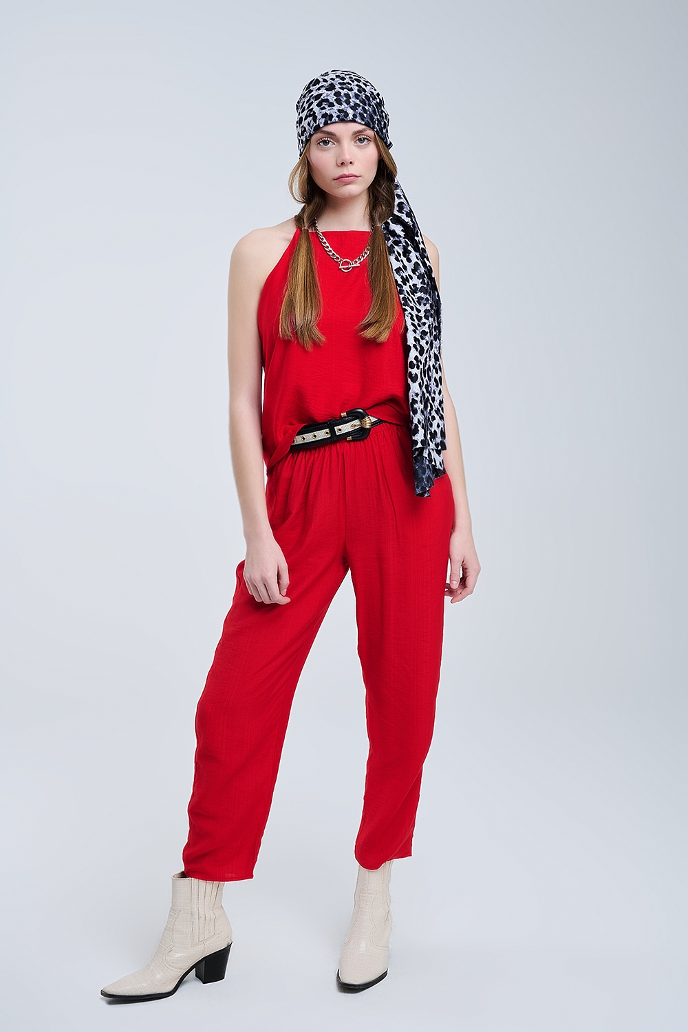 Camiseta básica de verano con cuello halter en rojo cereza Camiseta básica de verano con cuello halter en rojo cereza