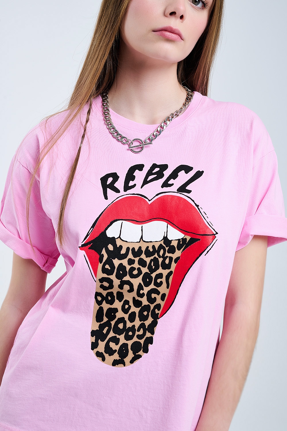 Camiseta gráfica Pink Rebel con estampado de leopardo en la lengüeta Camiseta gráfica Pink Rebel con estampado de leopardo en la lengüeta