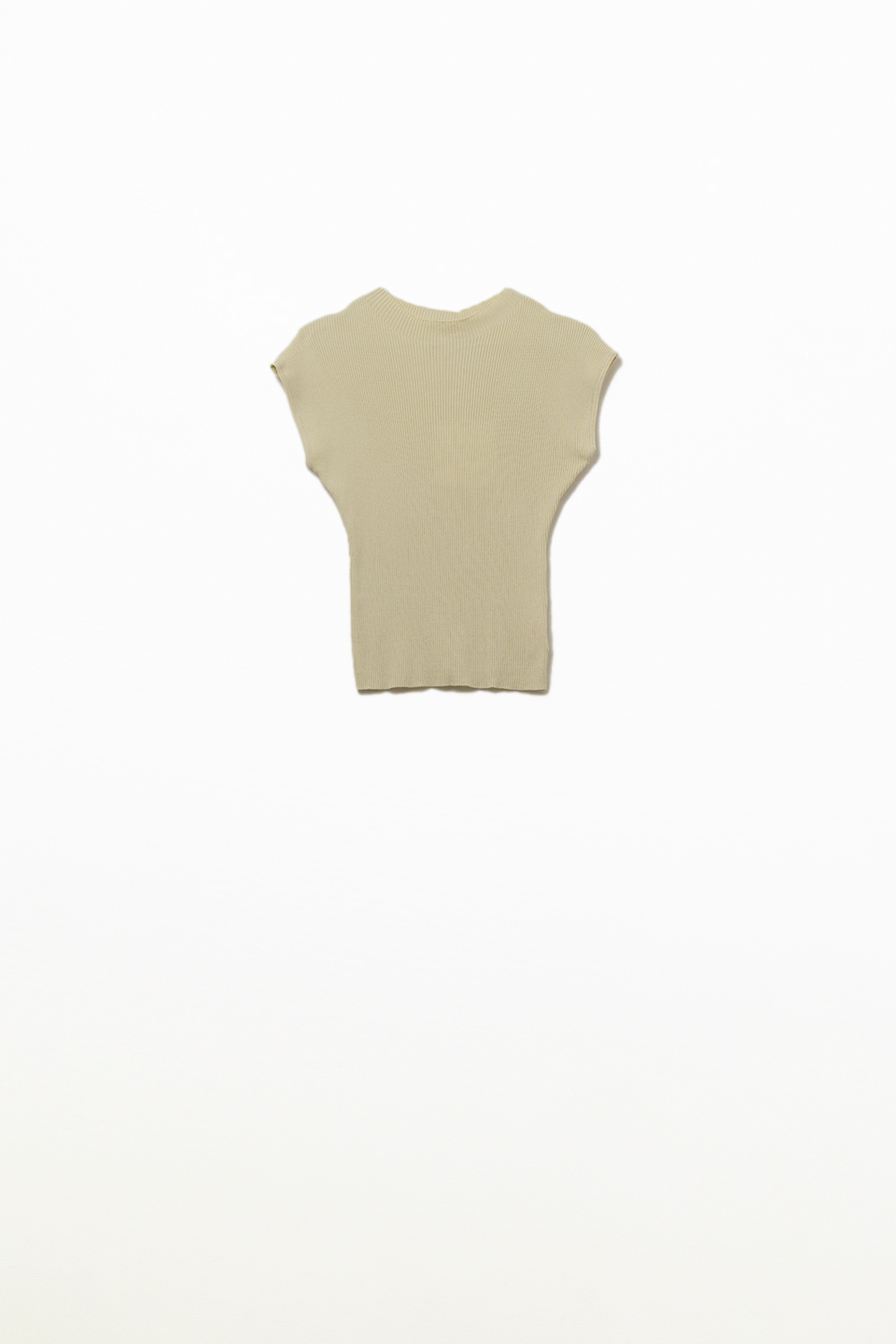 Jersey de cuello alto y manga corta en canalé beige Jersey de cuello alto y manga corta en canalé beige