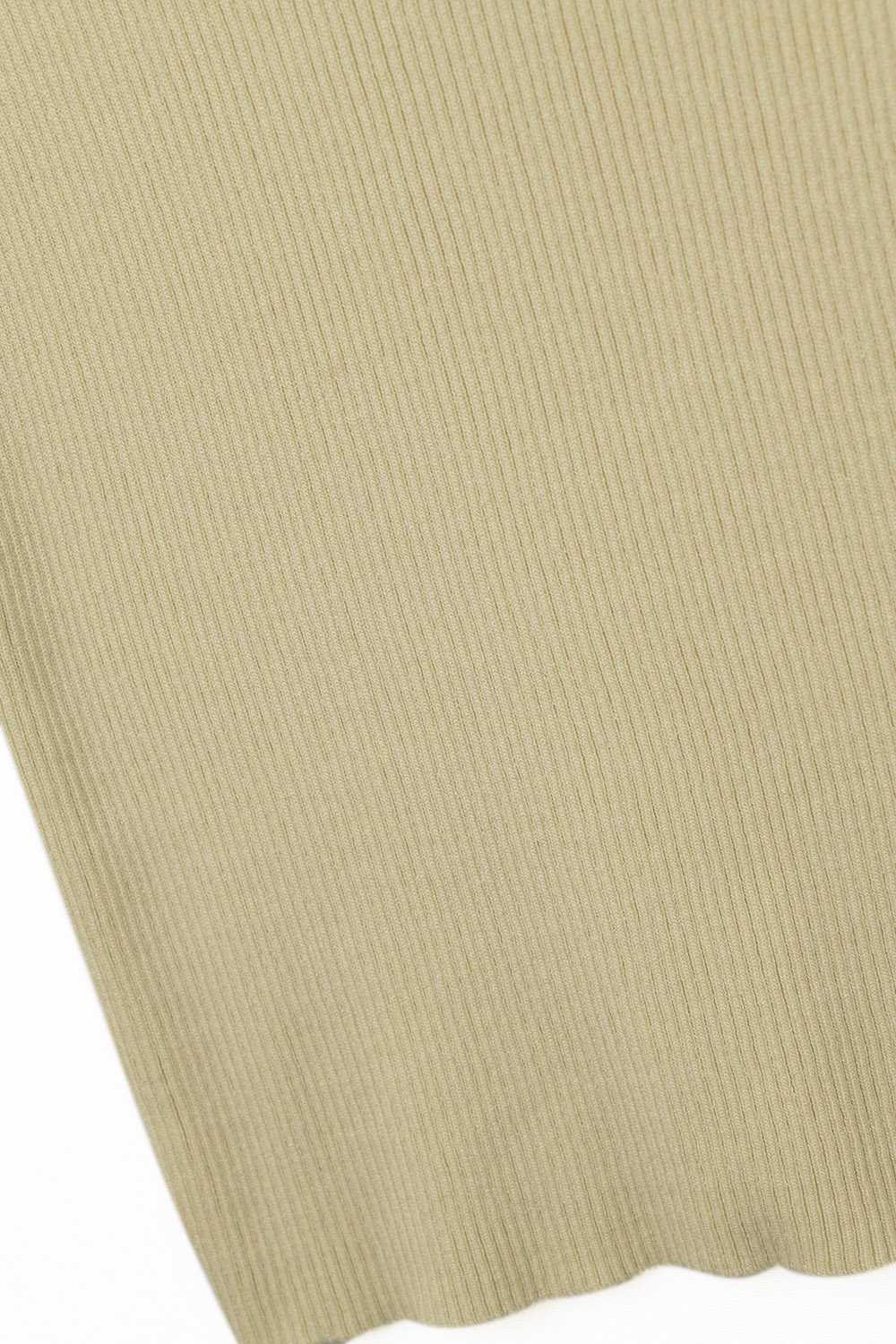 Jersey de cuello alto y manga corta en canalé beige Jersey de cuello alto y manga corta en canalé beige