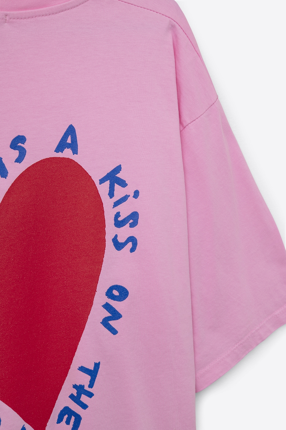 Camiseta Rosa Con Amor es un Beso en la Frente