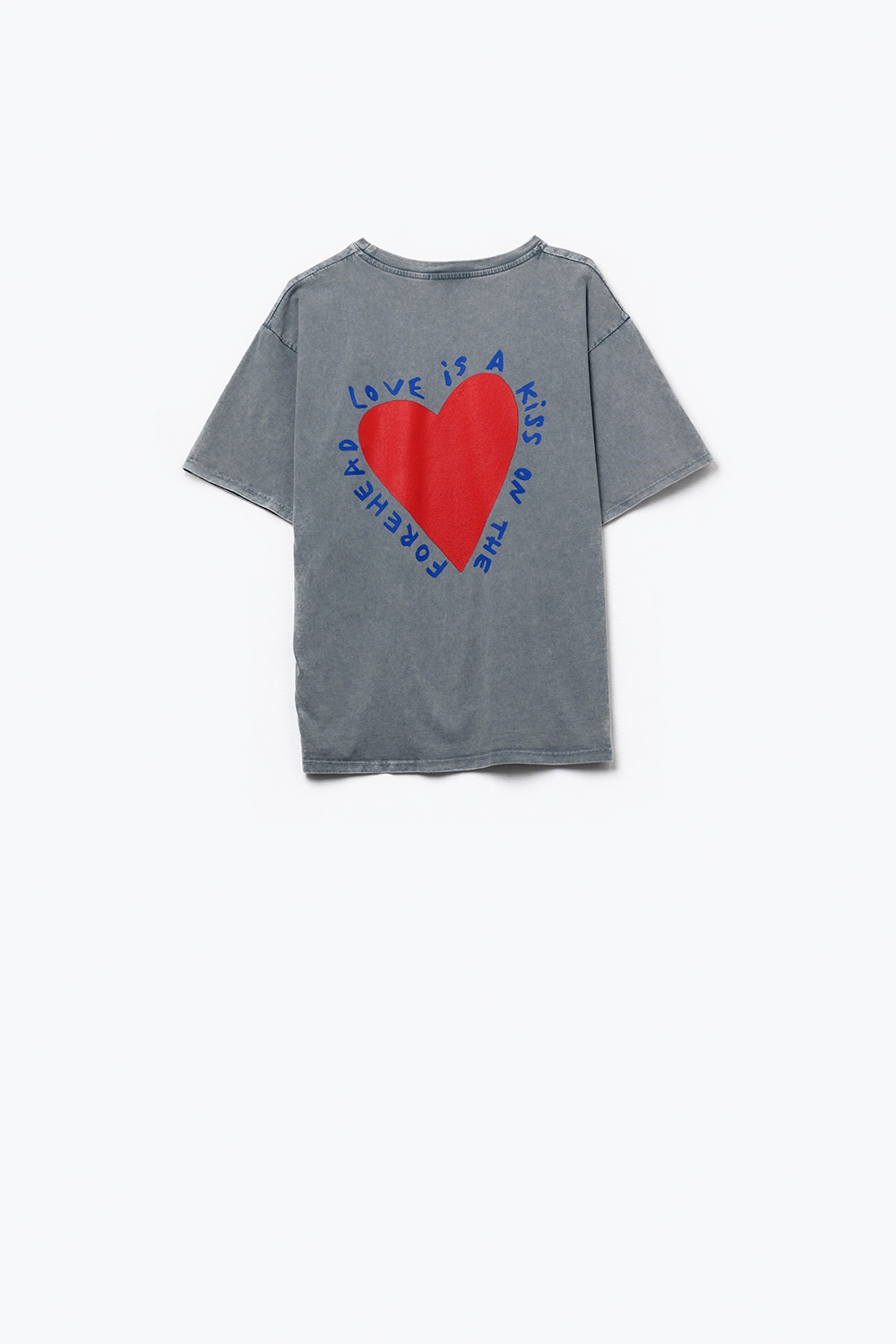 Camiseta gris con diseño de corazón en la parte delantera y trasera Camiseta gris con diseño de corazón en la parte delantera y trasera