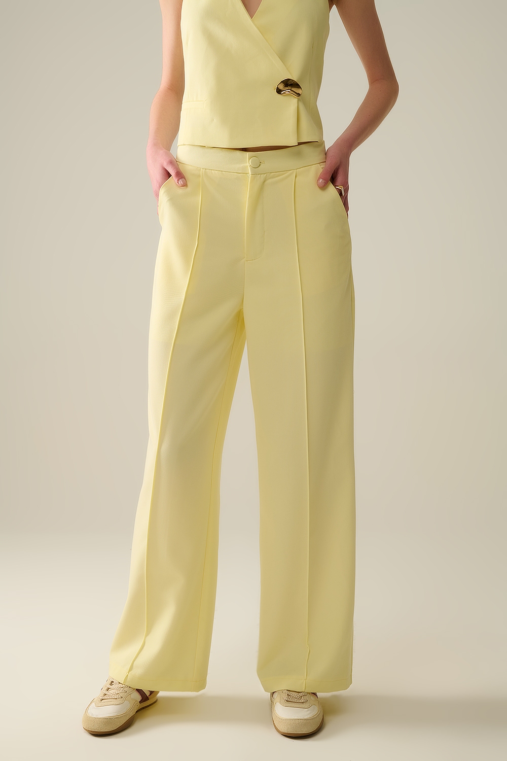 Pantalones de pierna ancha a medida en amarillo Pantalones de pierna ancha a medida en amarillo