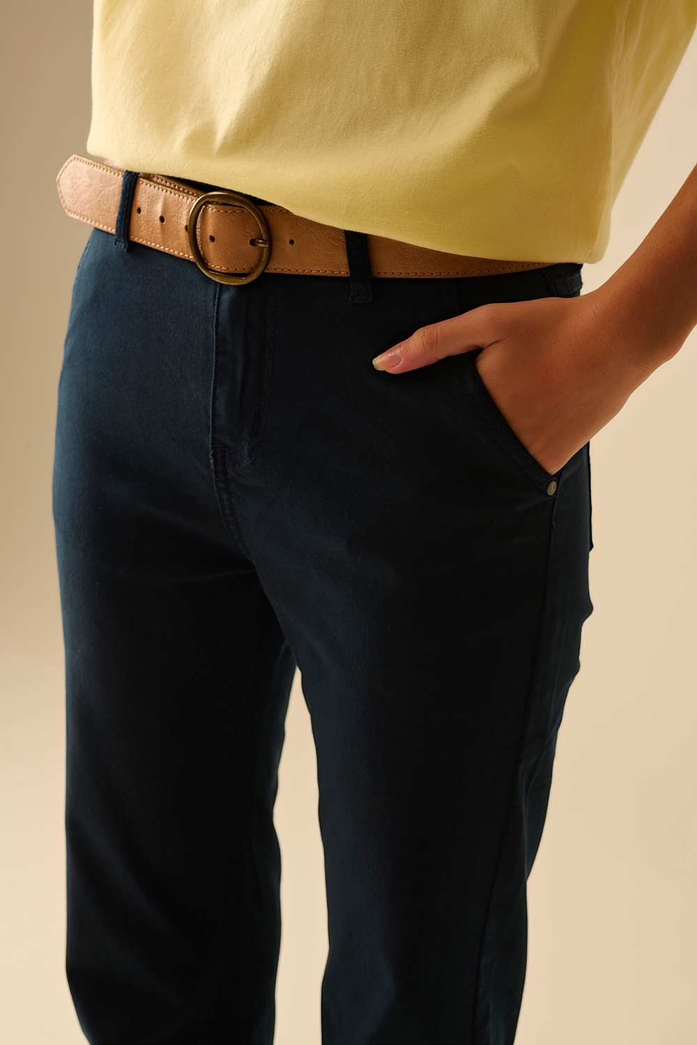 Vaqueros acampanados denim azul marino c&oacute;modos y el&aacute;sticos
