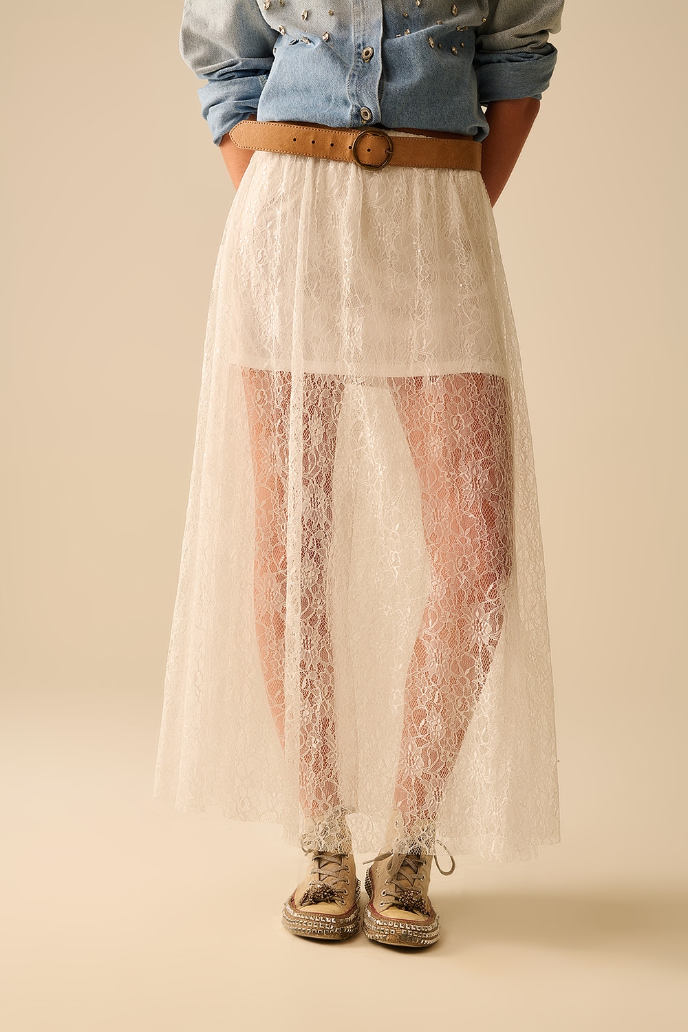 Maxi falda blanca de encaje con detalle de lentejuelas