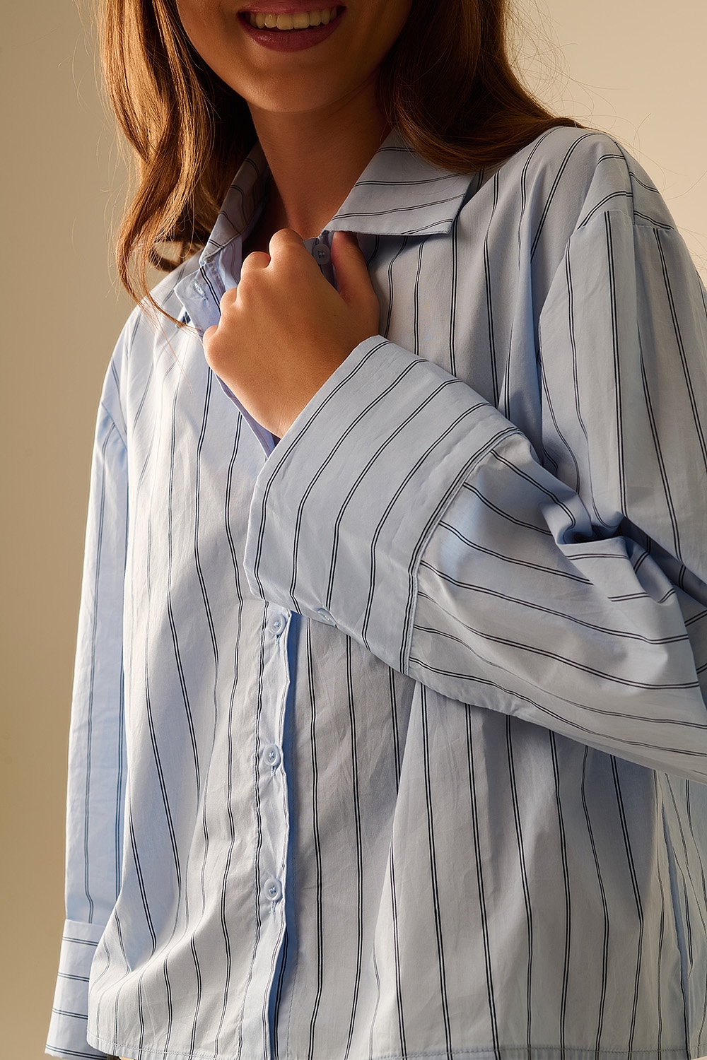 camisa corta de popelina a rayas azules camisa corta de popelina a rayas azules