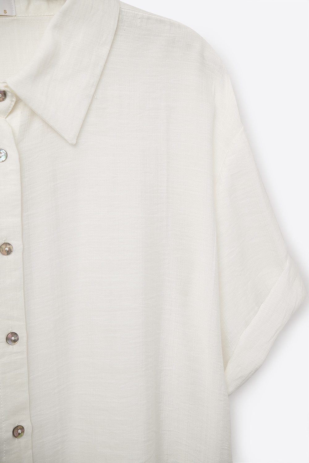 Blusa de manga corta en blanco Blusa de manga corta en blanco