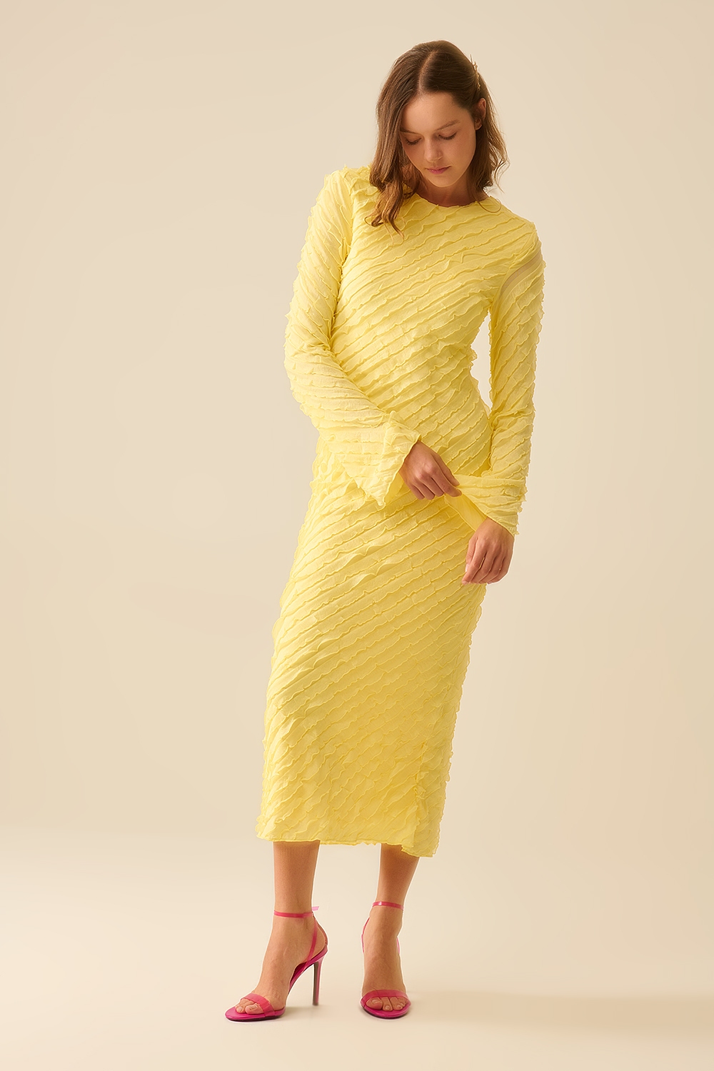 Maxi Vestido Amarillo Mantequilla Con Diseño De Volantes Al Bies Mini Maxi Vestido Amarillo Mantequilla Con Diseño De Volantes Al Bies Mini