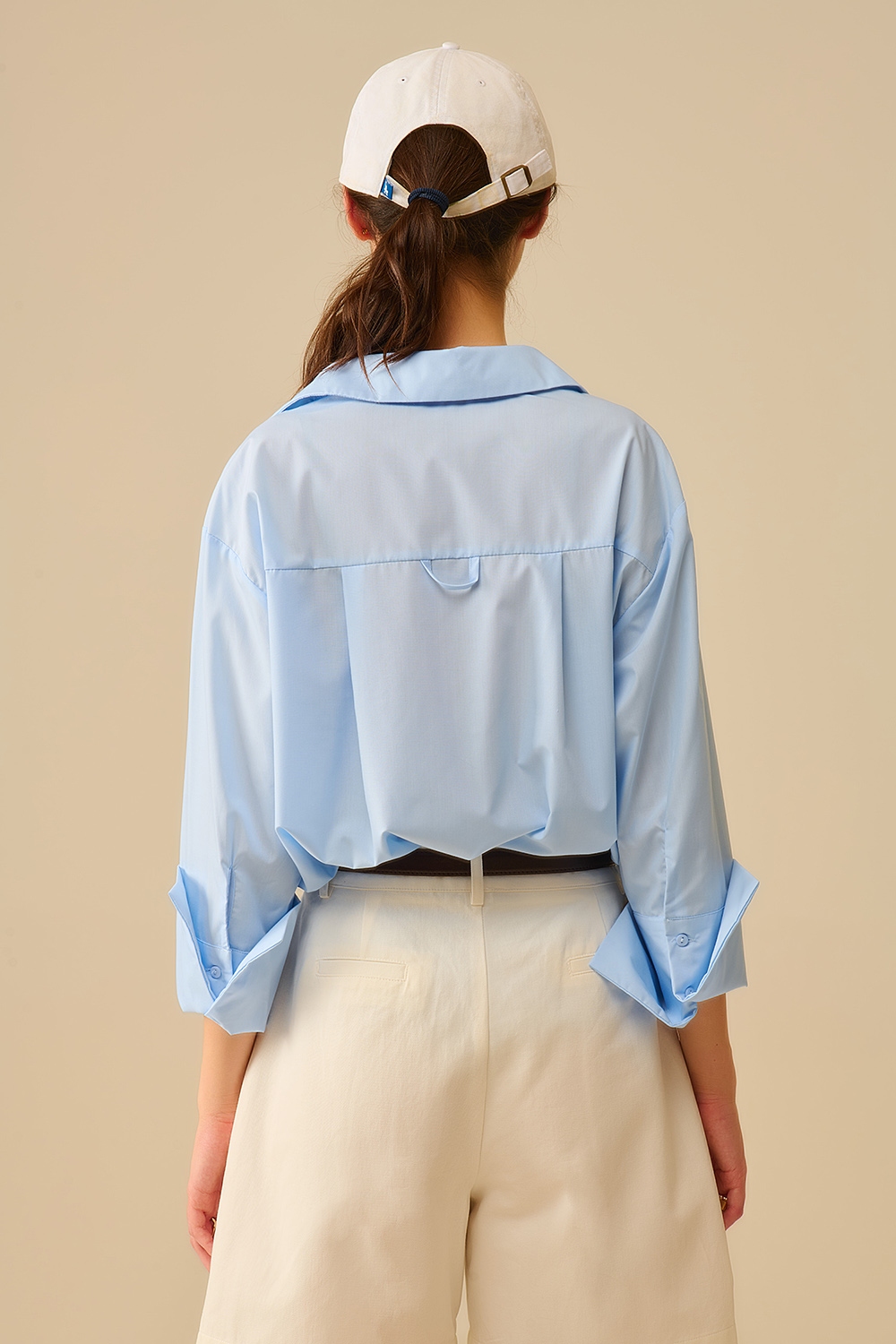 Camisa de popelina azul con puños extra anchos Camisa de popelina azul con puños extra anchos