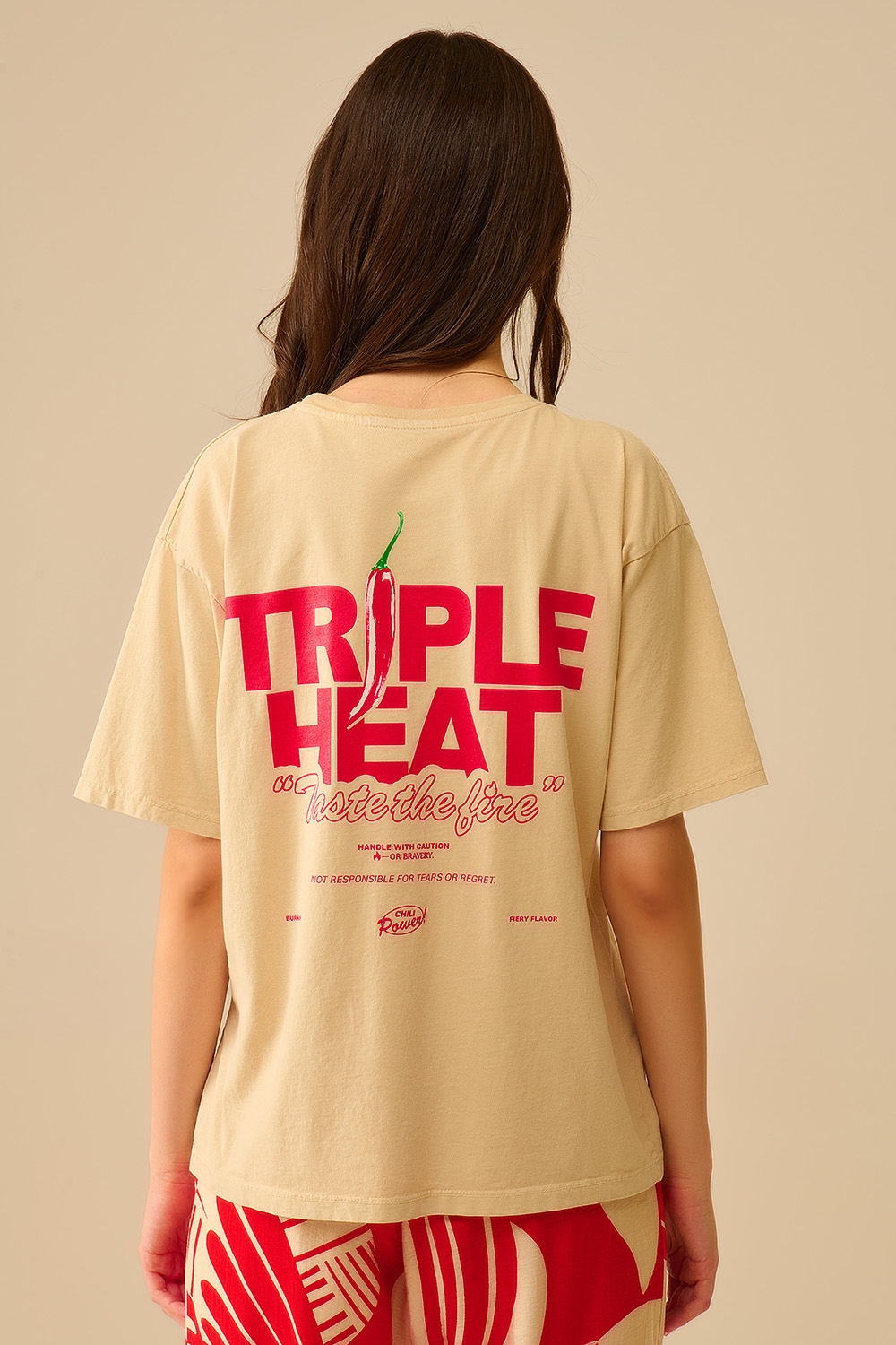 Camiseta de manga corta TRIPLE HEAT beige de corte relajado Camiseta de manga corta TRIPLE HEAT beige de corte relajado