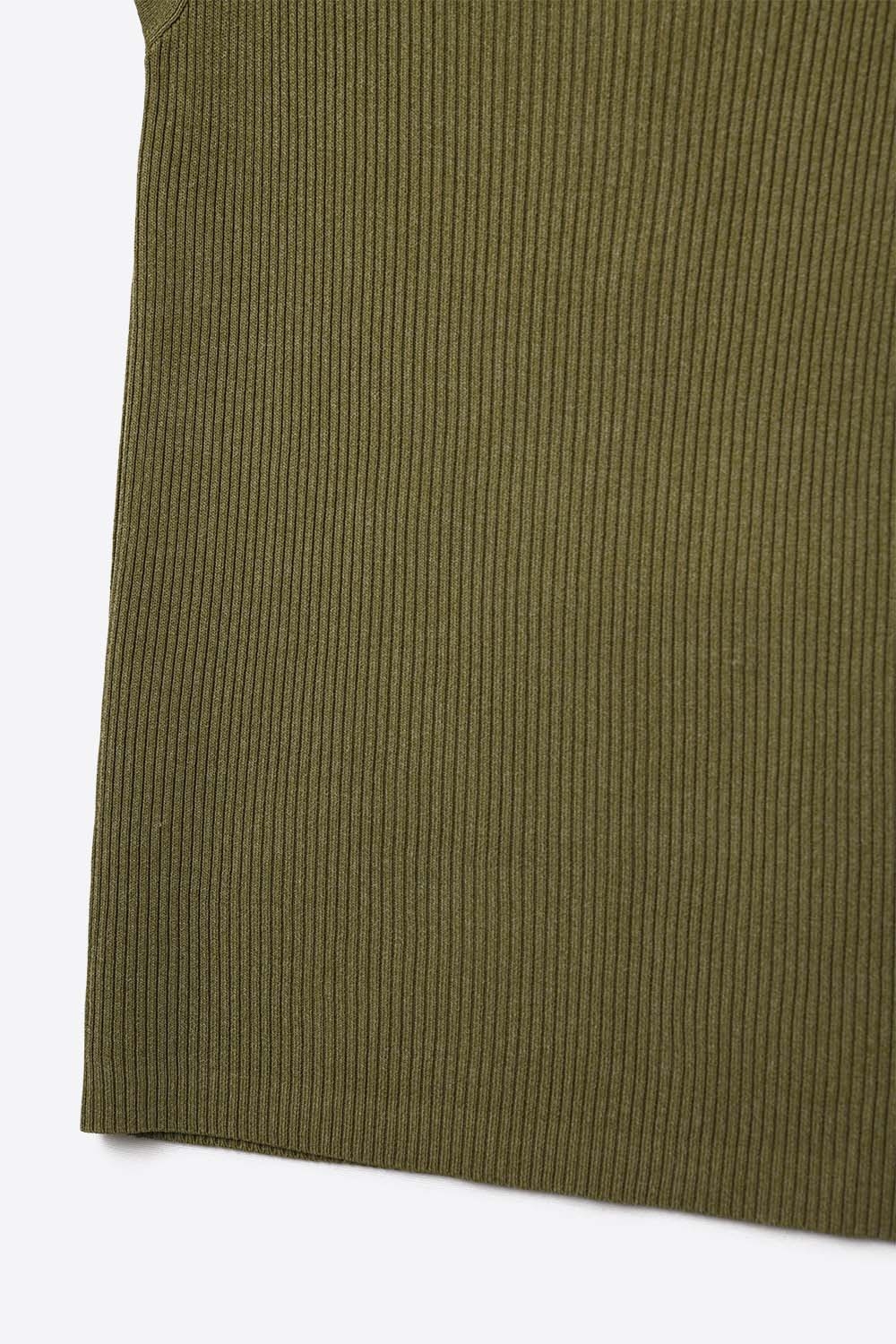 Top de punto acanalado verde caqui con tirantes anchos Top de punto acanalado verde caqui con tirantes anchos