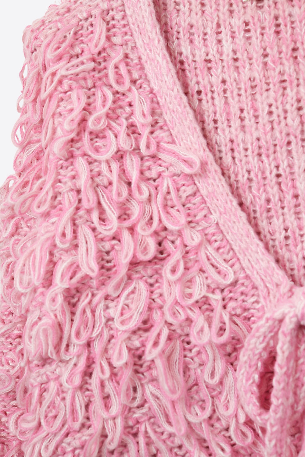 Chaqueta de punto grueso en color rosa con cuello en V y cierre de lazo delantero Chaqueta de punto grueso en color rosa con cuello en V y cierre de lazo delantero
