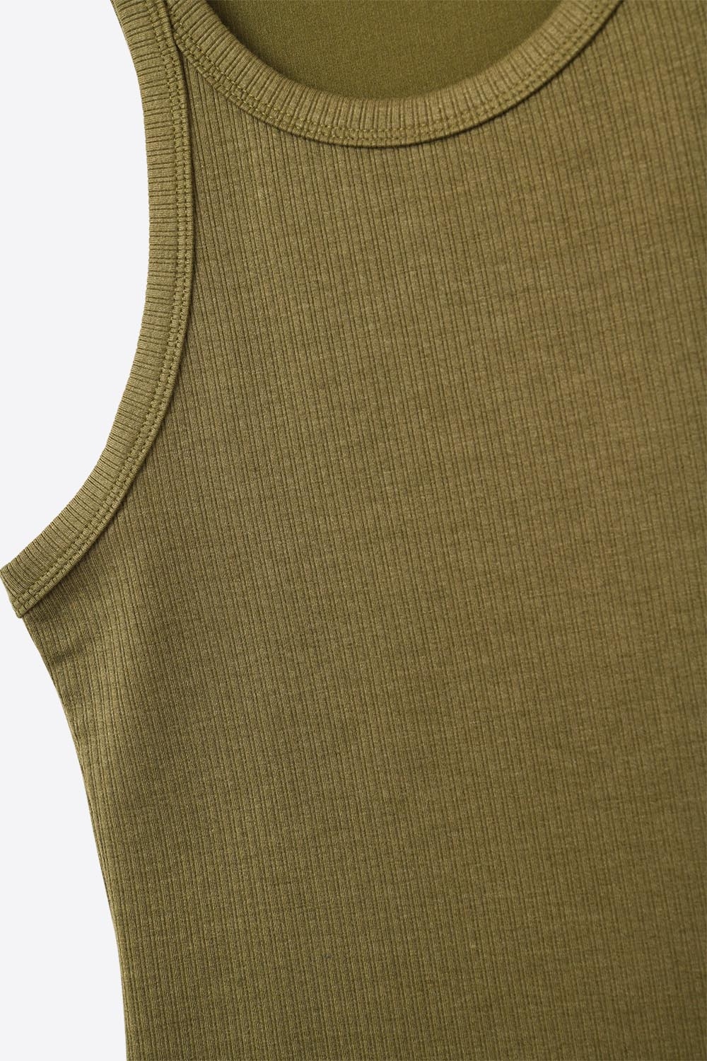 Caqui Camiseta ajustada tipo ba&ntilde;ador con escote redondo y tirantes