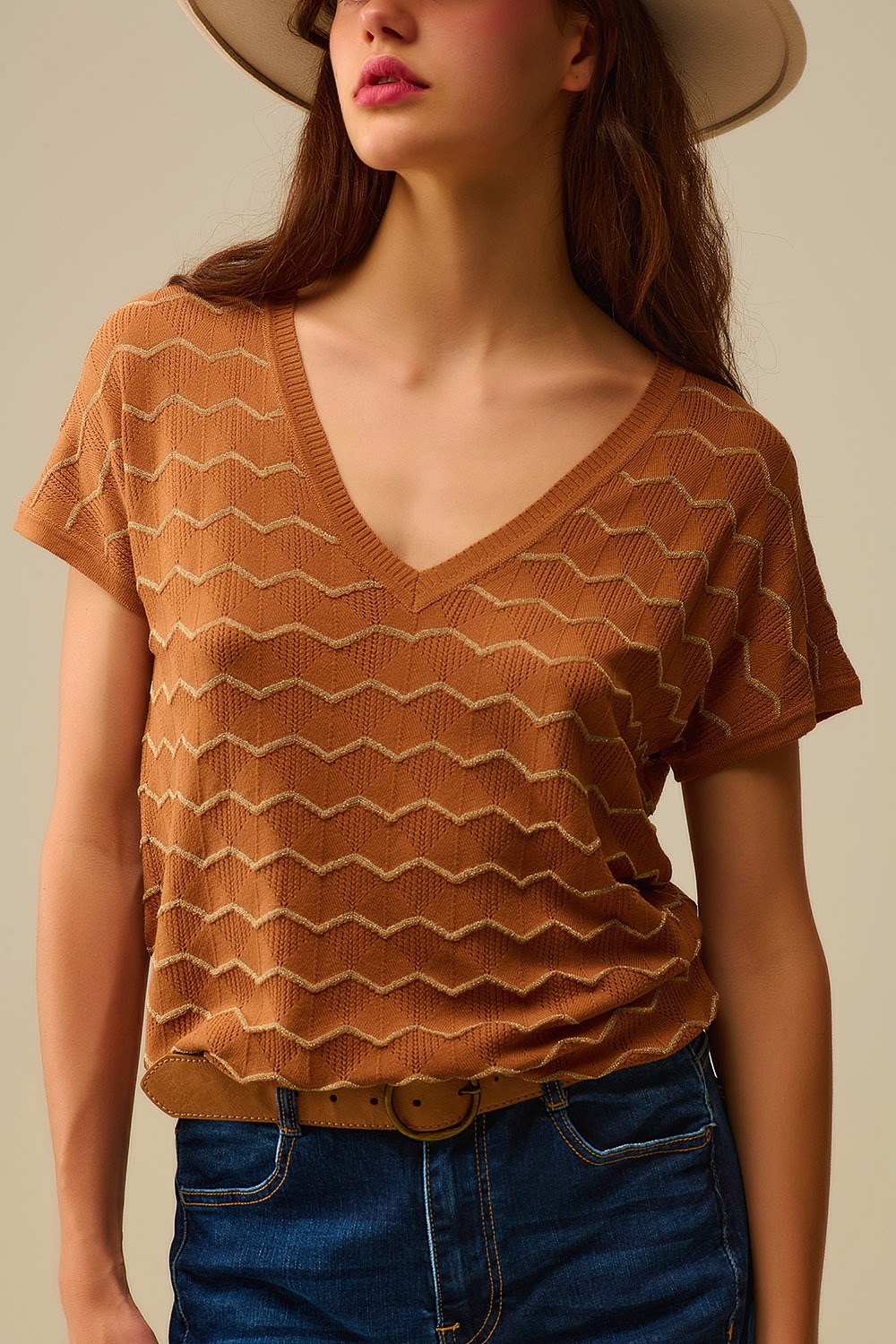 Jersey de punto con cuello en V en zigzag y mangas caídas en marrón Jersey de punto con cuello en V en zigzag y mangas caídas en marrón