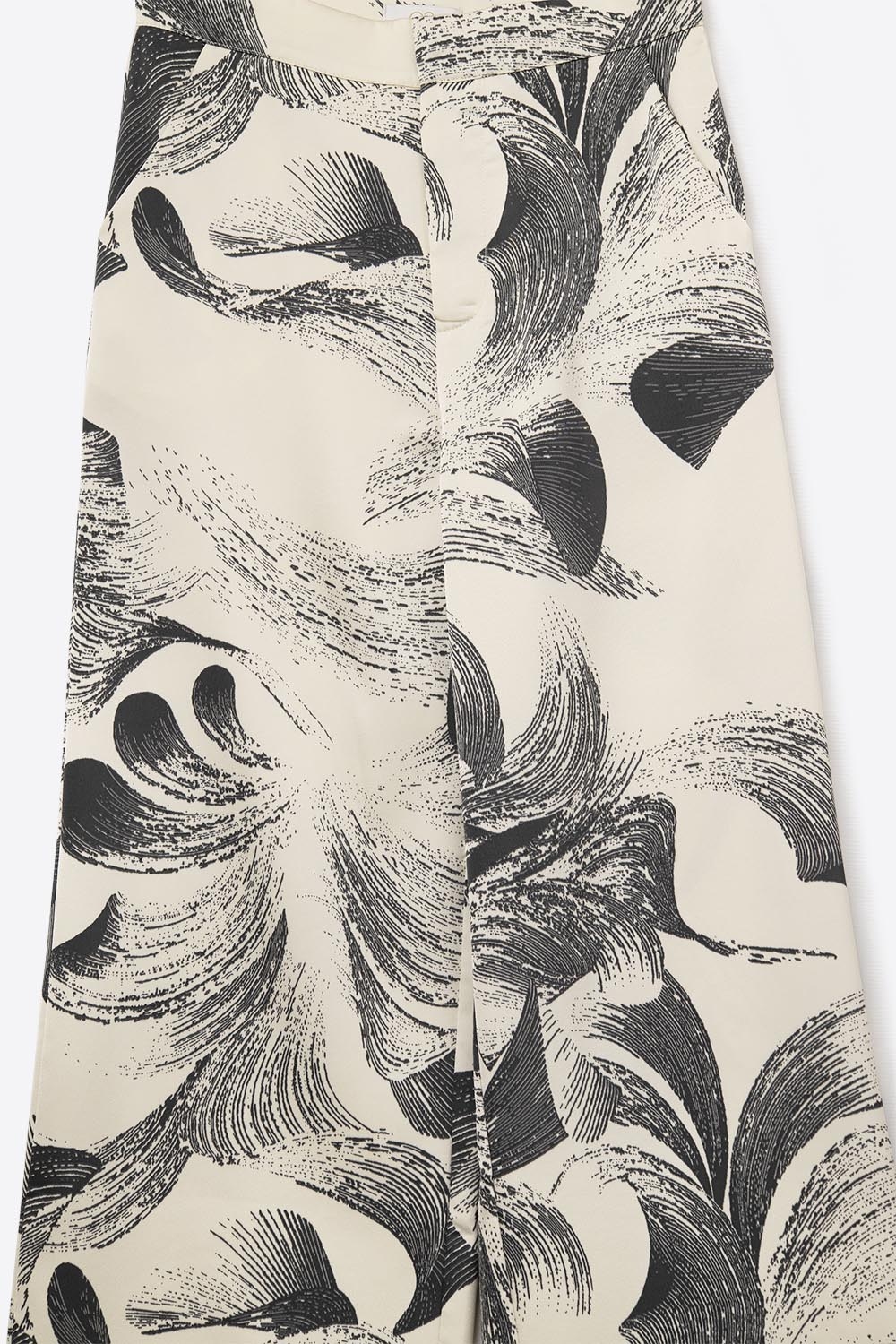 Elegante pantal&oacute;n ancho estampado en color crema