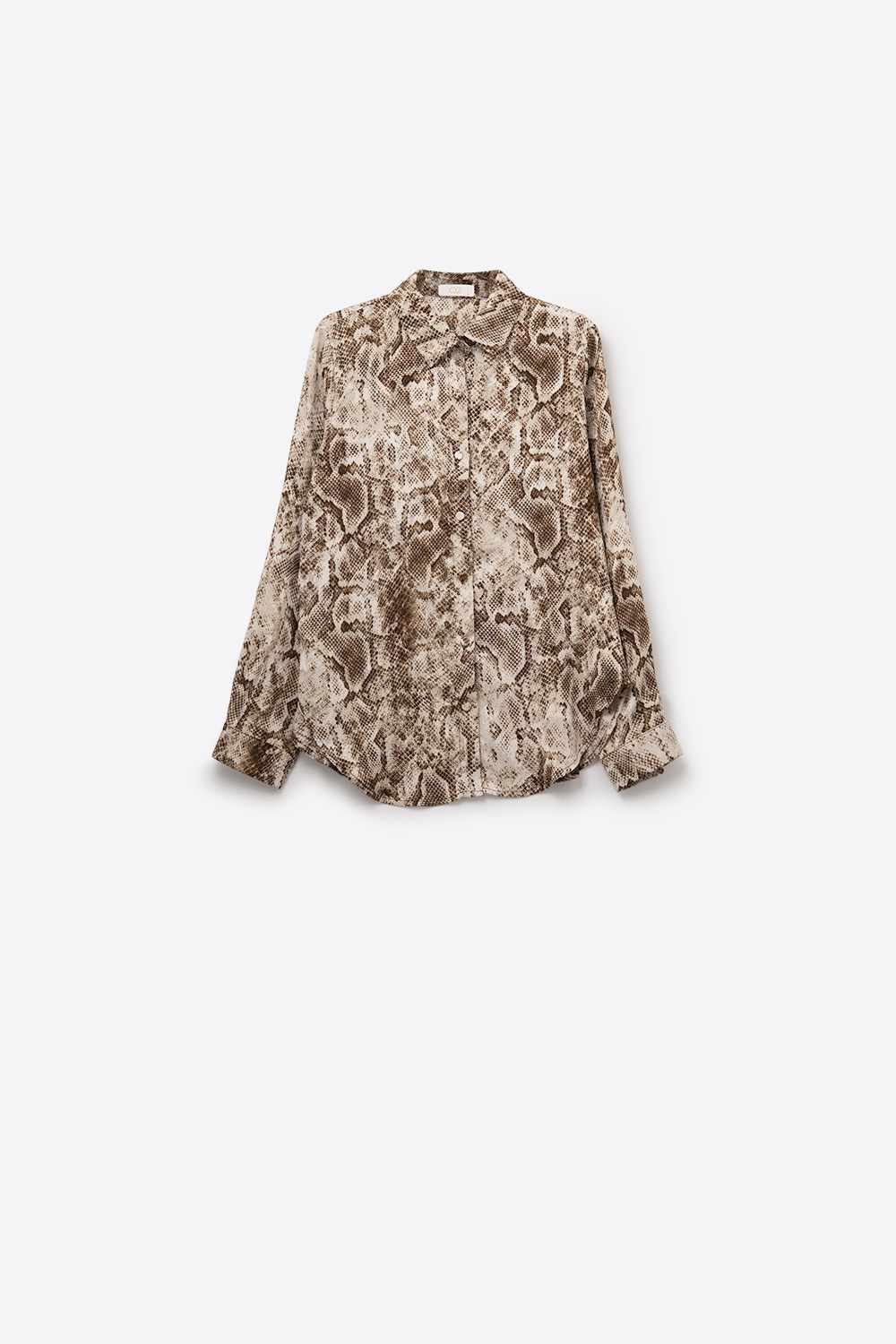 Camisa relajada con estampado de serpiente en marr&oacute;n