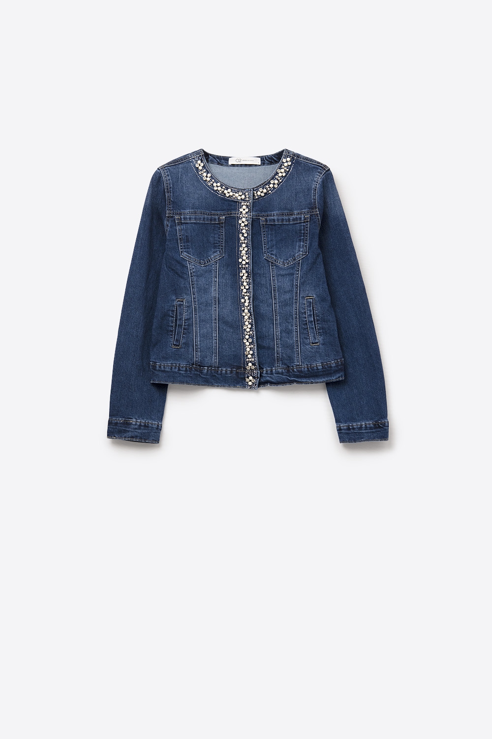 Chaqueta vaquera azul con adornos en denim el&aacute;stico