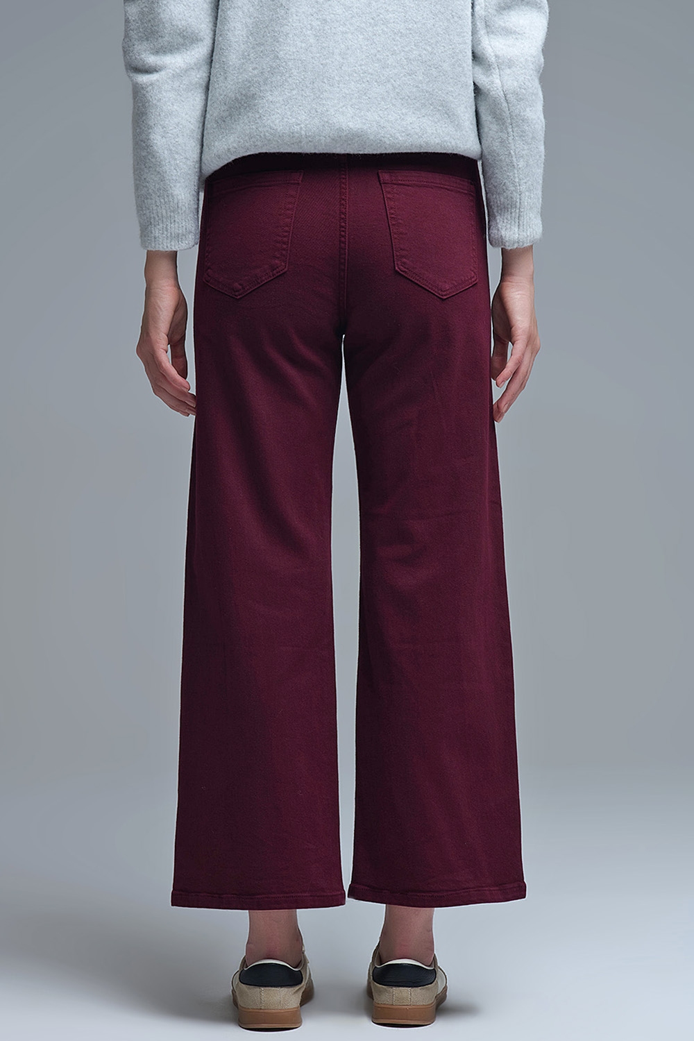 Vaqueros cropped wide leg en burdeos Vaqueros cropped wide leg en burdeos