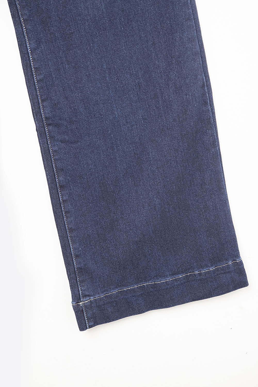 Jeans de pierna ancha de tiro alto en denim oscuro con costuras en contraste
