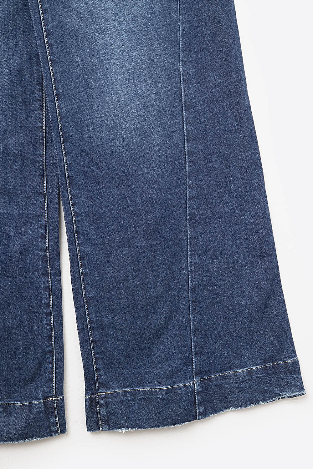 Pantalones vaqueros azul oscuro con pierna extra ancha