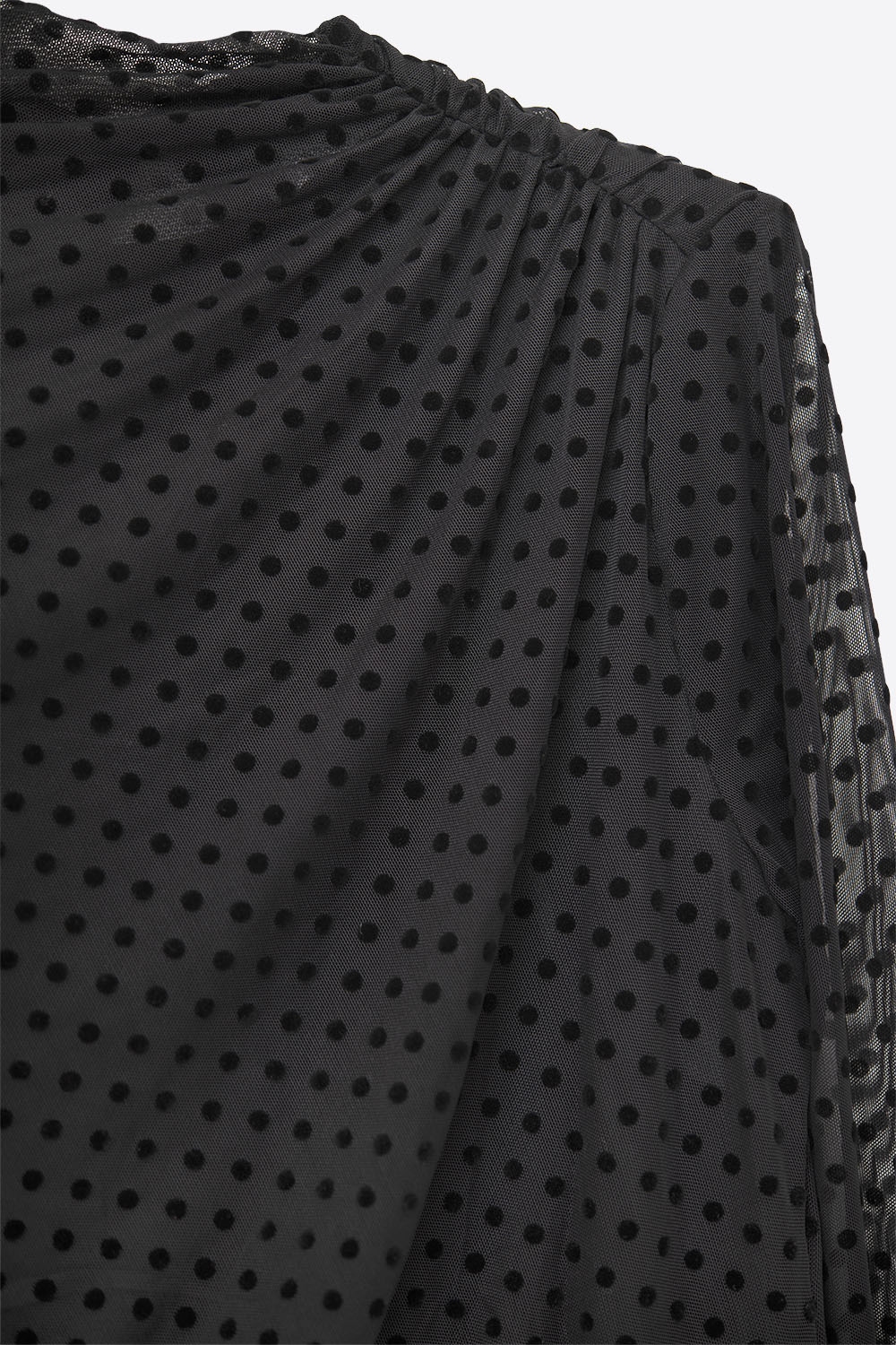 Elegante vestido negro de lunares transparentes