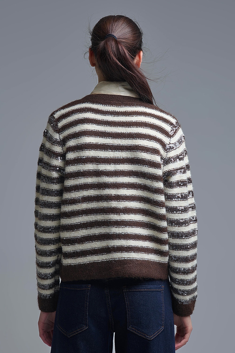 Chaqueta de rayas con detalle de lentejuelas en marr&oacute;n y crema