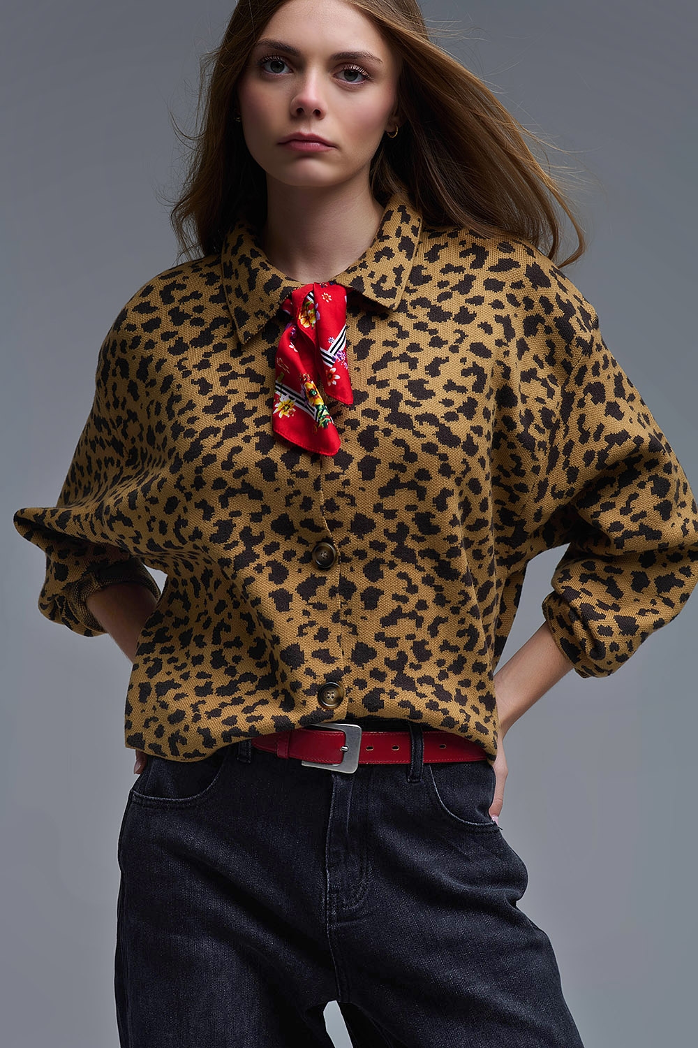 Chaqueta relajada con estampado de guepardo y cuello de polo Chaqueta relajada con estampado de guepardo y cuello de polo
