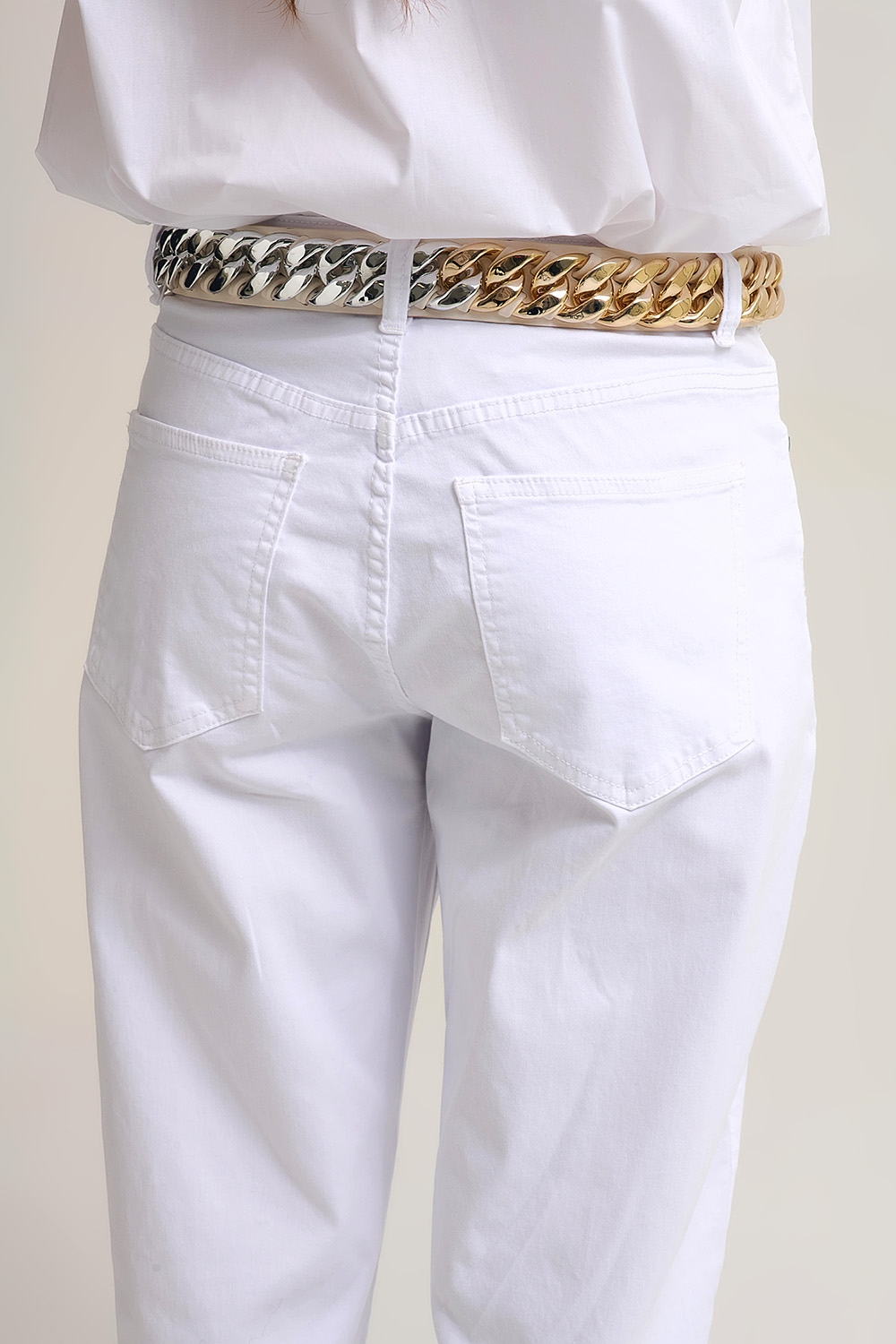 Pantalón Tapered relajado en elastico comodo en blanco Pantalón Tapered relajado en elastico comodo en blanco