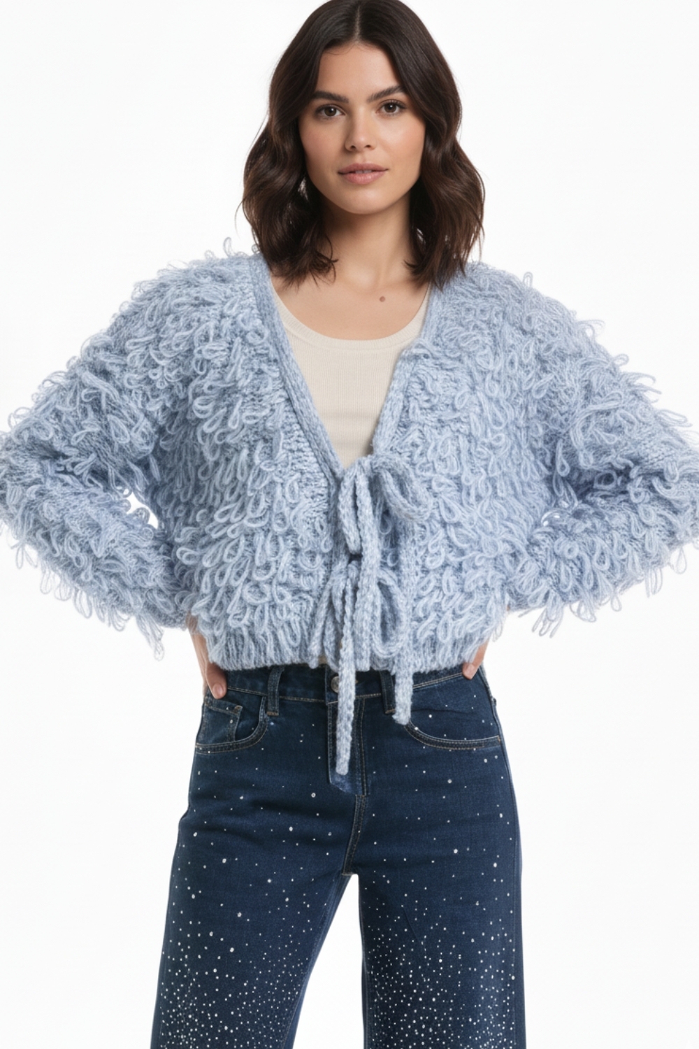 Chaqueta de punto grueso azul con cuello de pico y cierre de lazo delantero Chaqueta de punto grueso azul con cuello de pico y cierre de lazo delantero