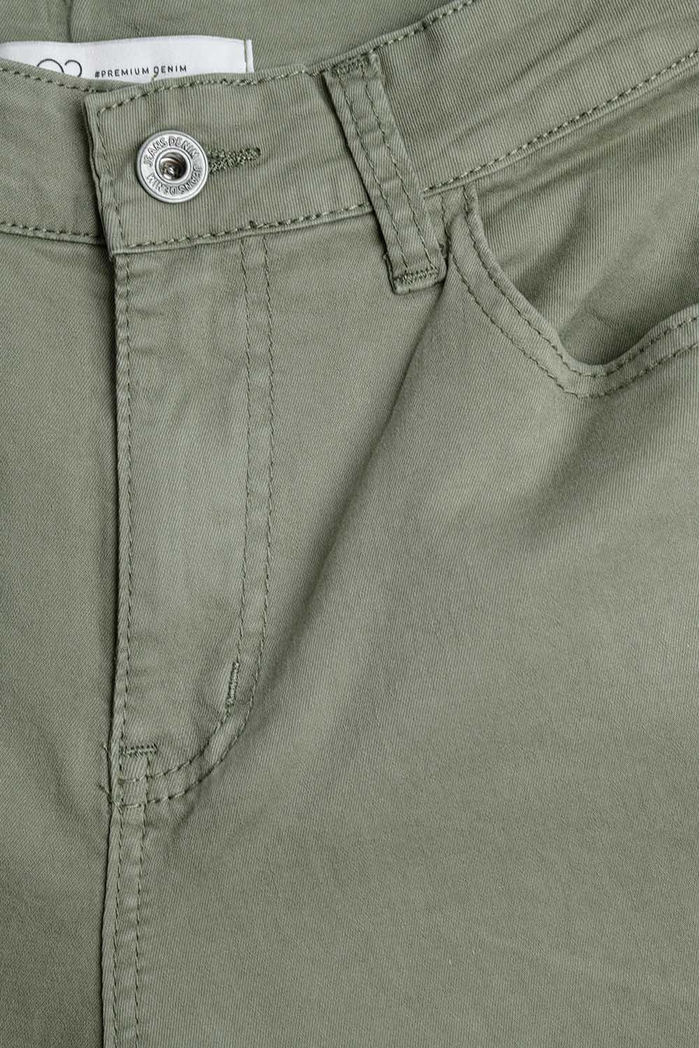Pantalón de tiro alto estilo barrel en suave color caqui Pantalón de tiro alto estilo barrel en suave color caqui