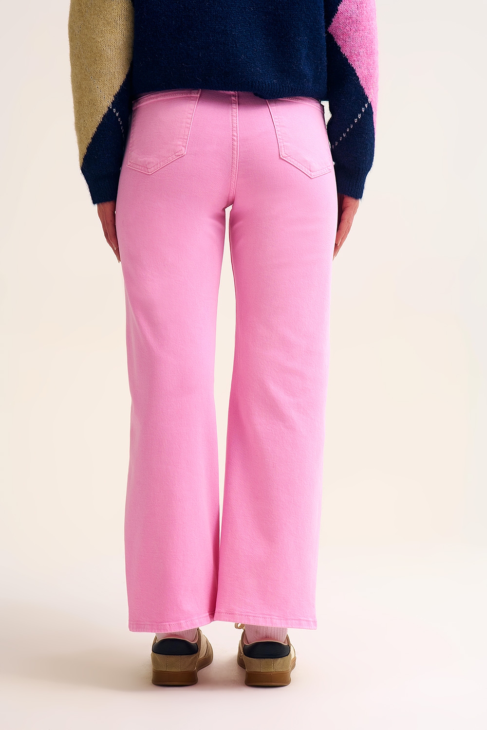 Vaqueros capri color rosa chicle de pernera ancha Vaqueros capri color rosa chicle de pernera ancha
