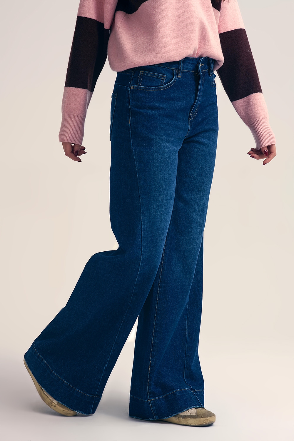 Pantalones vaqueros azul oscuro con pierna extra ancha