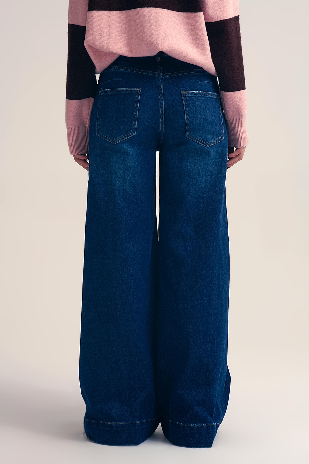 Pantalones vaqueros azul oscuro con pierna extra ancha