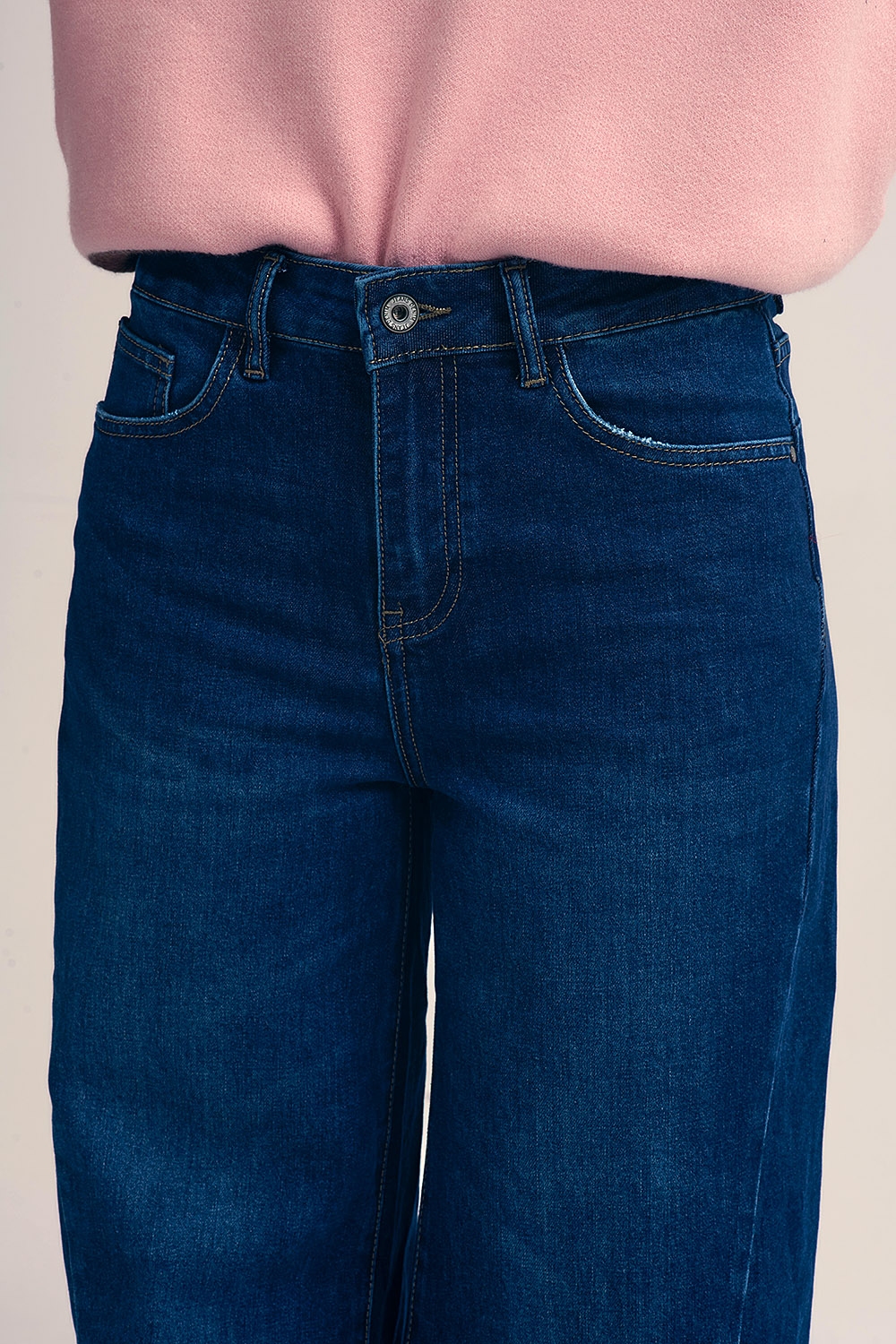 Pantalones vaqueros azul oscuro con pierna extra ancha