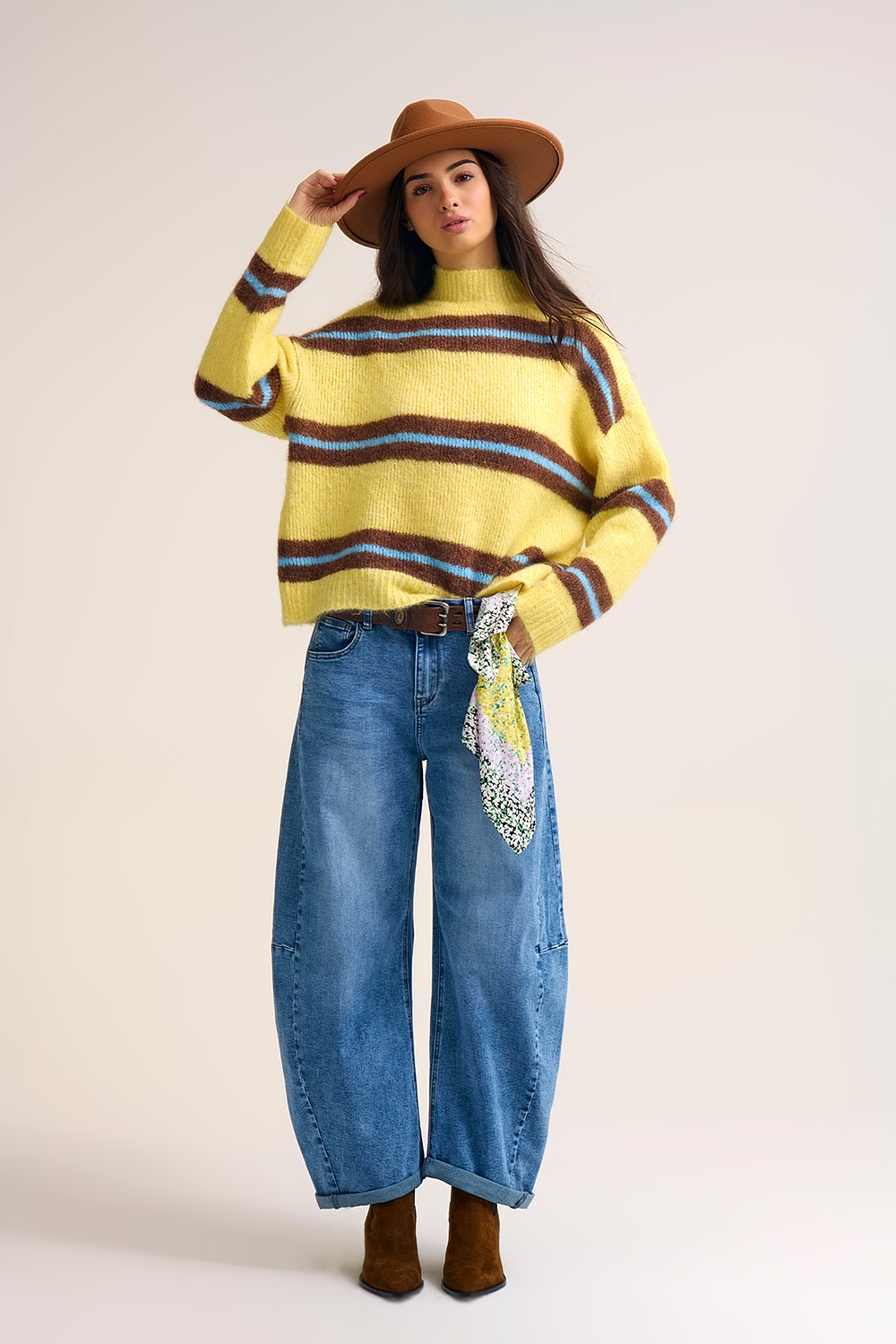 Vaqueros de pierna ancha Barrel Blue Denim Jeans en lavado claro Vaqueros de pierna ancha Barrel Blue Denim Jeans en lavado claro