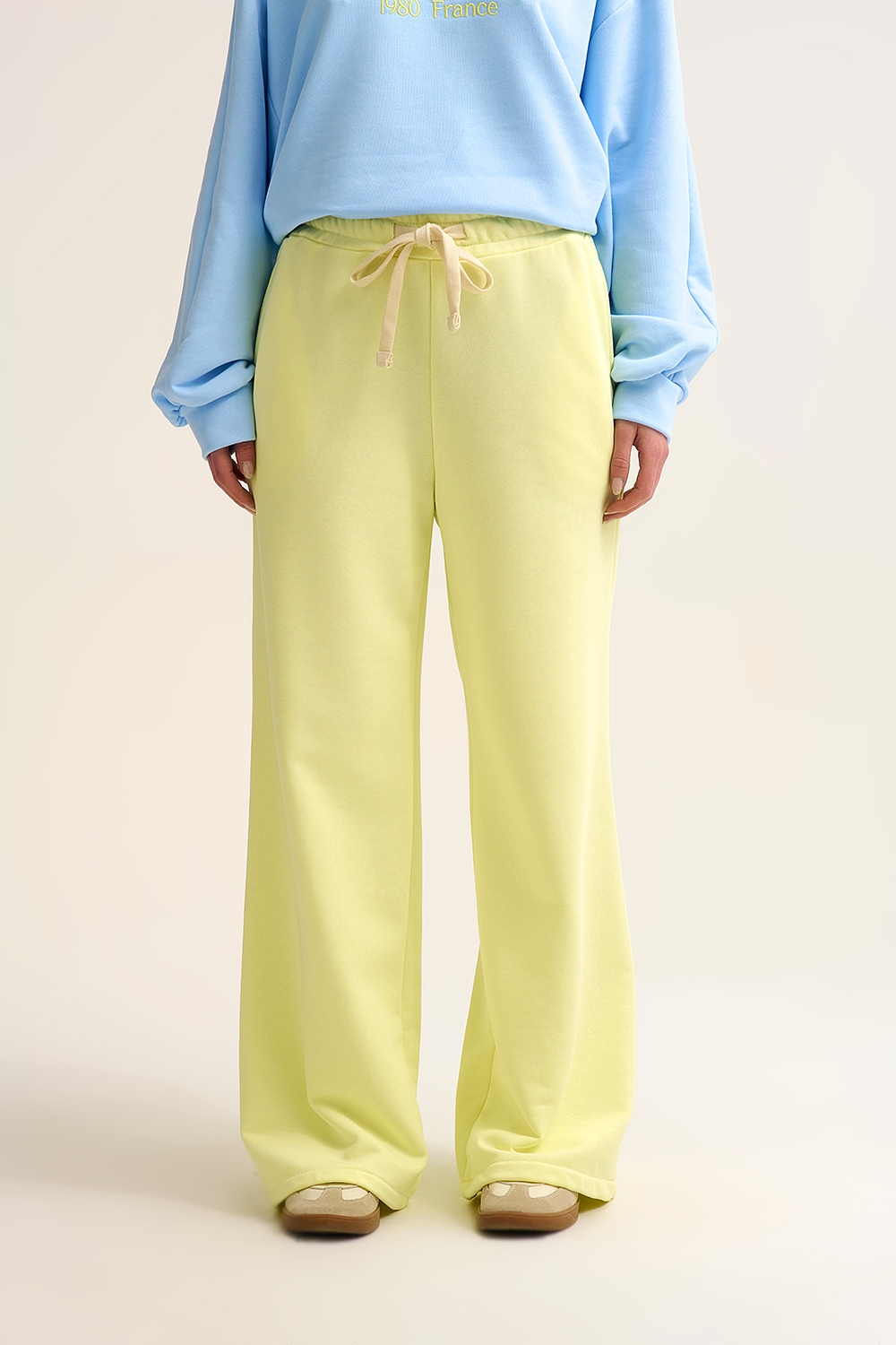 Pantalón de chándal de punto recto amarillo con cintura elástica y corbata Pantalón de chándal de punto recto amarillo con cintura elástica y corbata