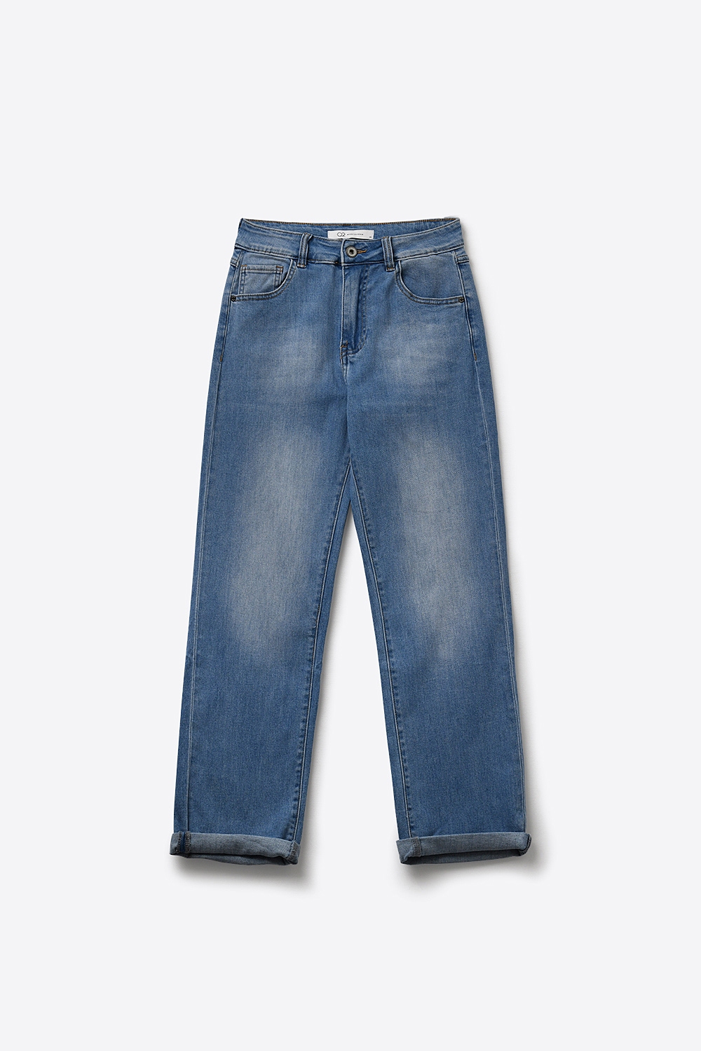 Jeans de mezclilla azul con lavado medio y pernera recta en estilo mom Jeans de mezclilla azul con lavado medio y pernera recta en estilo mom