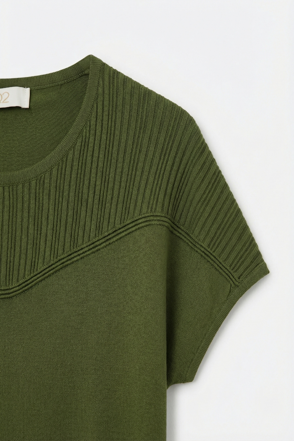 Jersey de punto verde oliva de manga larga con detalle de canalé Jersey de punto verde oliva de manga larga con detalle de canalé