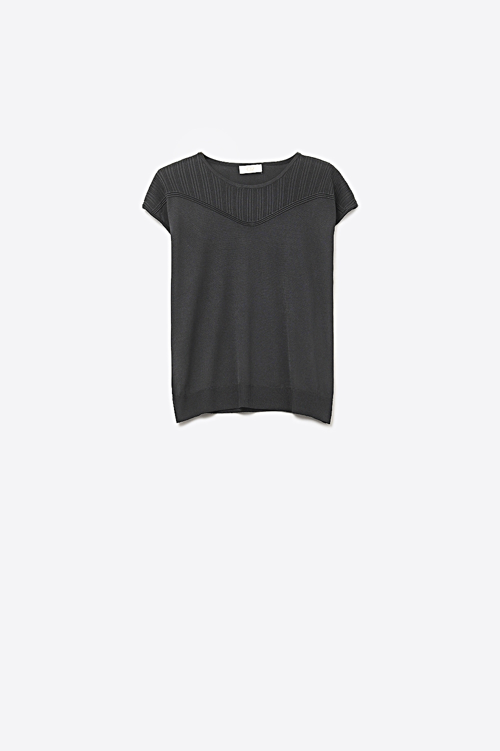 Top de Punto Negro con Mangas Cortas y Detalle de Canes&uacute; Texturizado