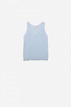 Top de tirantes de punto acanalado con cuello en V de color azul claro