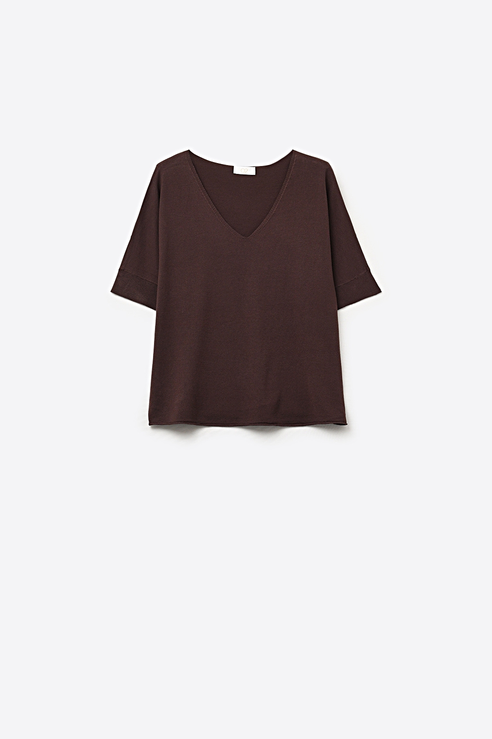 Top de punto marr&oacute;n relajado con cuello en V y mangas cortas