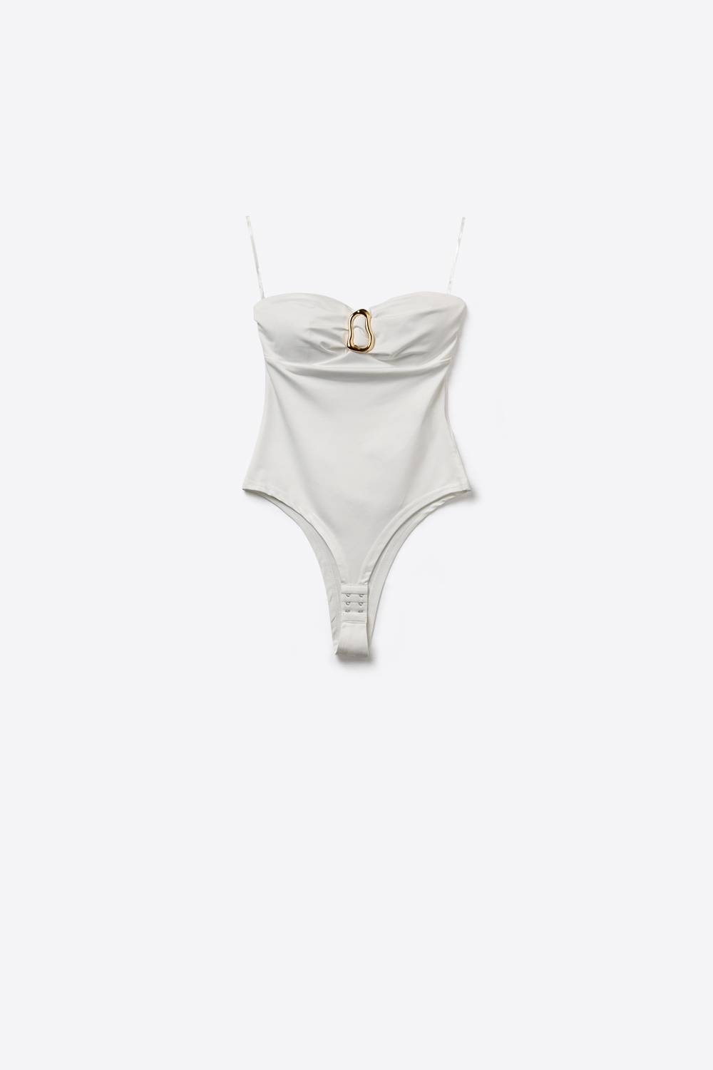 Body blanco sin tirantes con detalle dorado