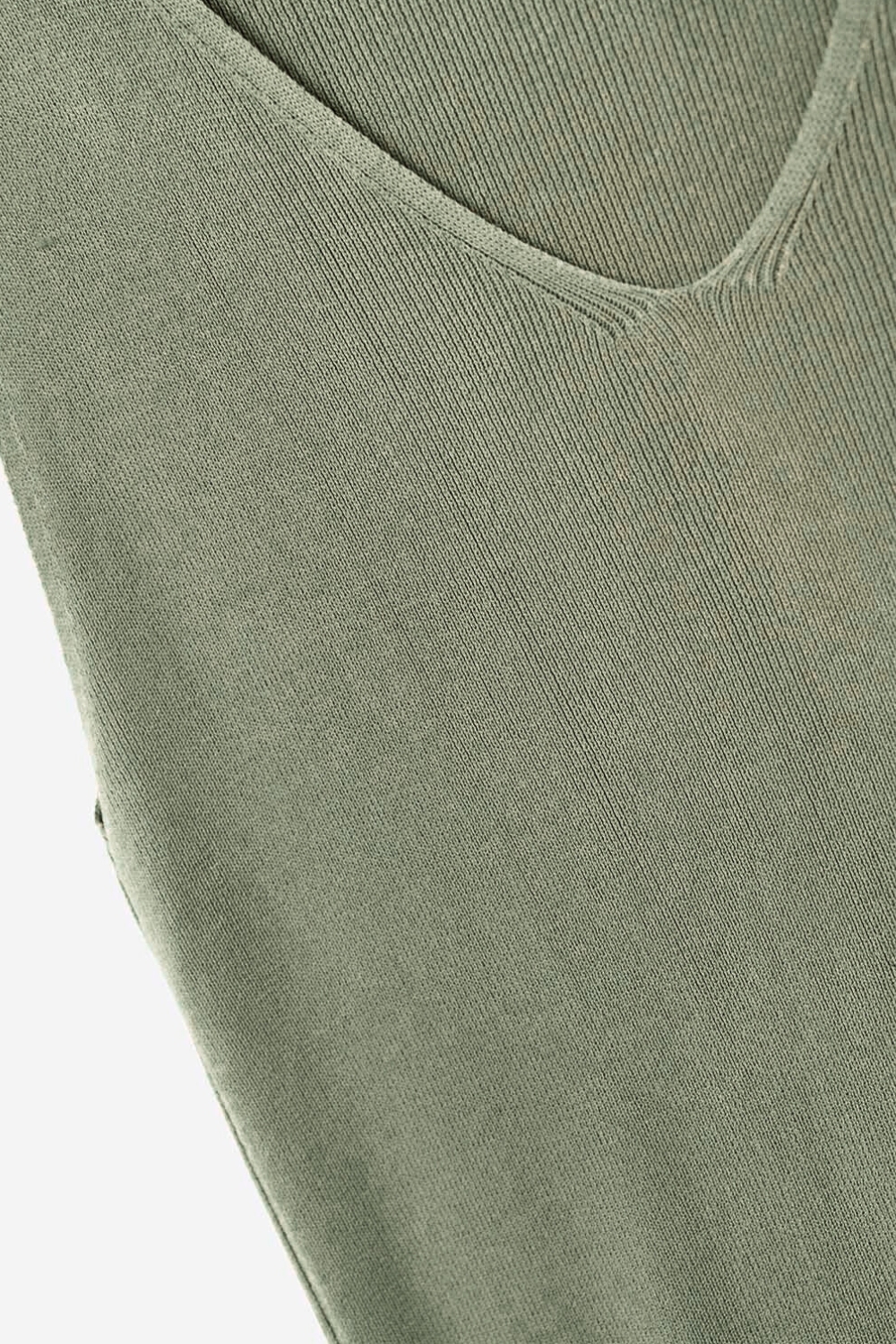Top caqui sin mangas de punto fino con cuello en V